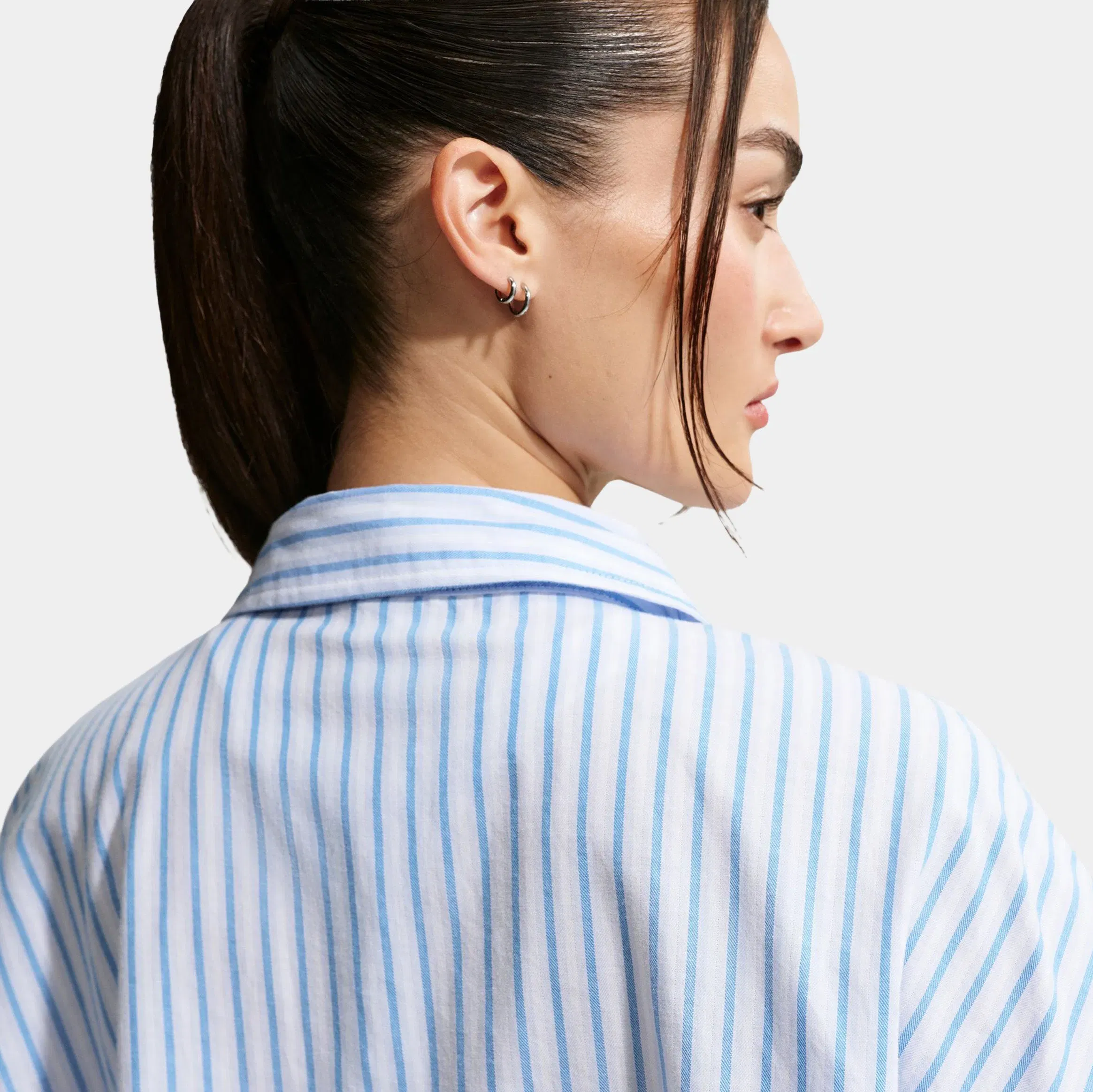 Nike Sportswear Chill Poplin Oversized Striped Womens Short Sleeve Shirt (Light Photo Blue/Hydrogen Blue/Summit White)