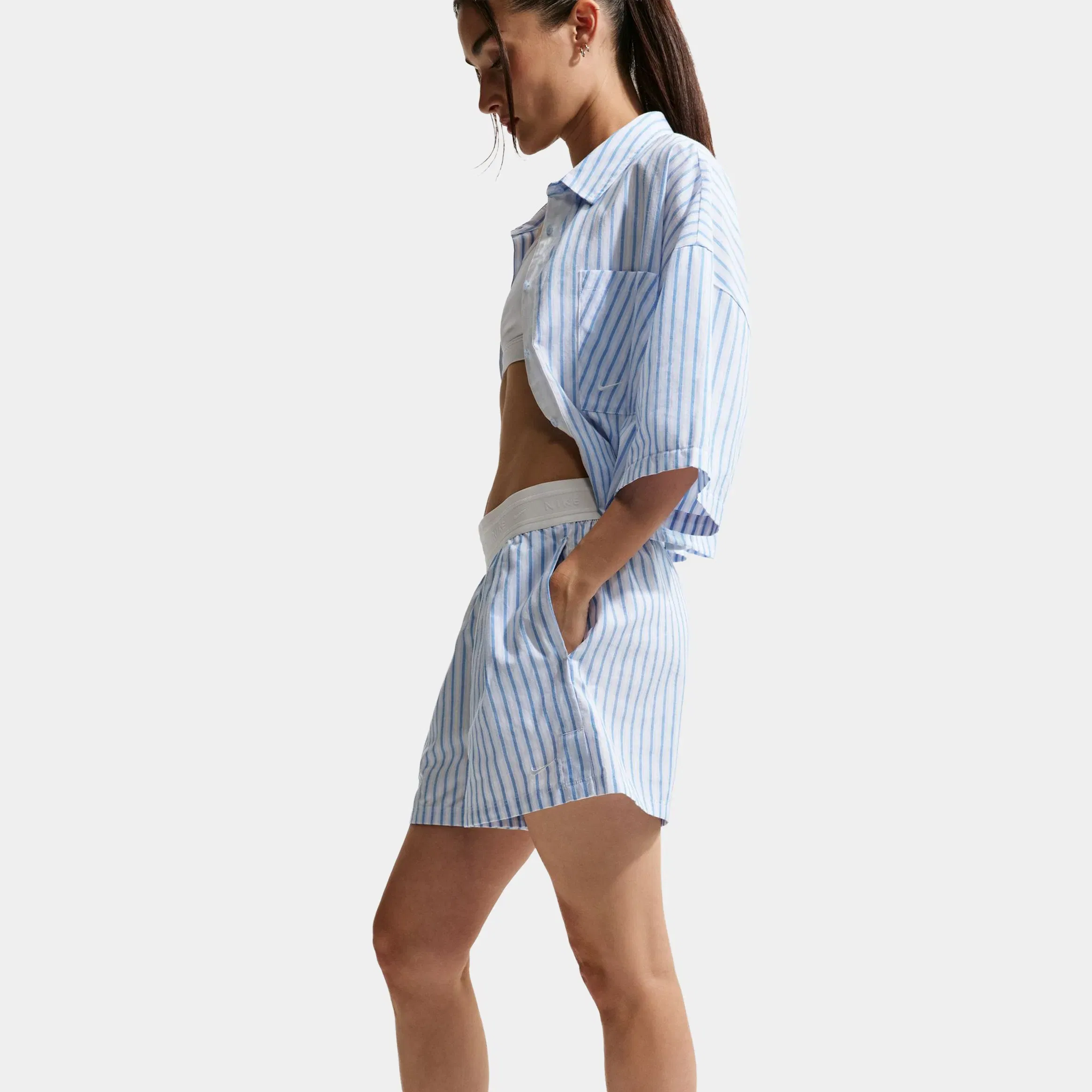 Nike Sportwear Chill Poplin Loose Mid Rise Stripe Womens Shorts (Light Photo Blue/Hydrogen Blue/Summit White)