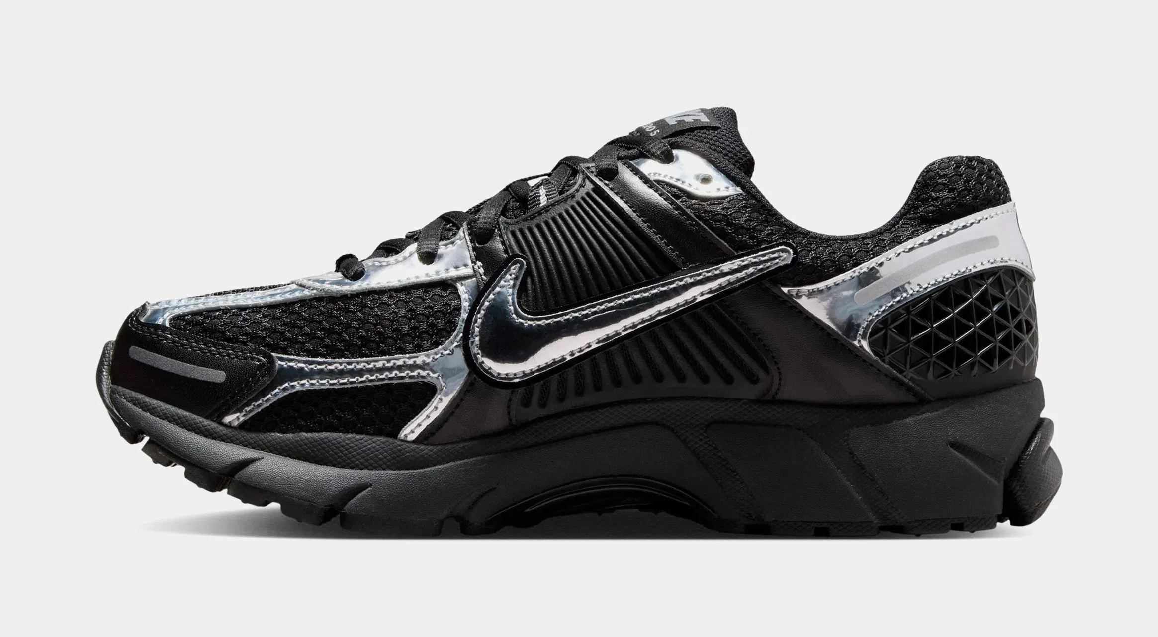 Nike Zoom Vomero 5 Chrome Womens Running Shoes (Black/Cool Grey/White/Metallic Silver)