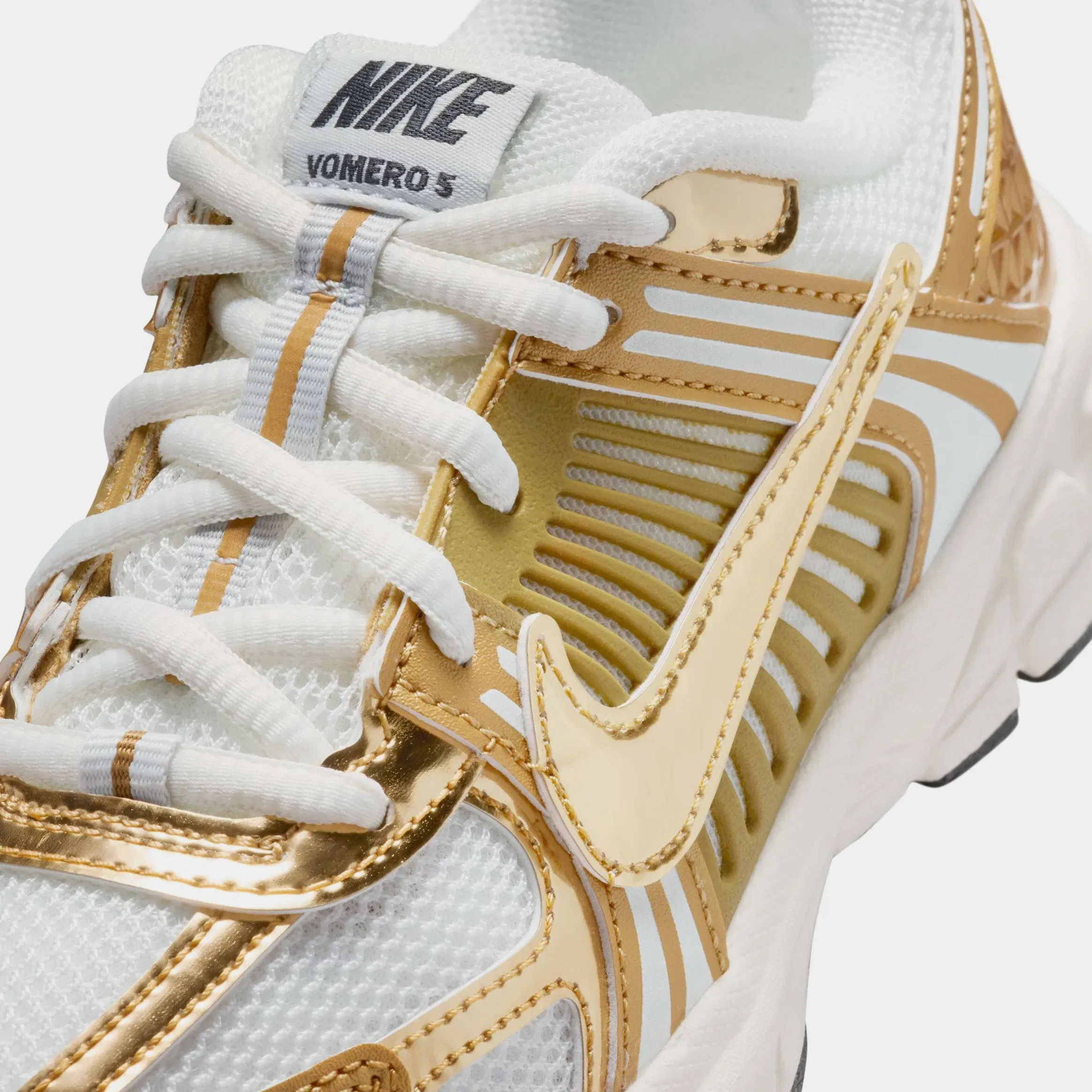 Nike Vomero 5 Preschool Running Shoes (Sail/Metallic Gold/Anthracite)