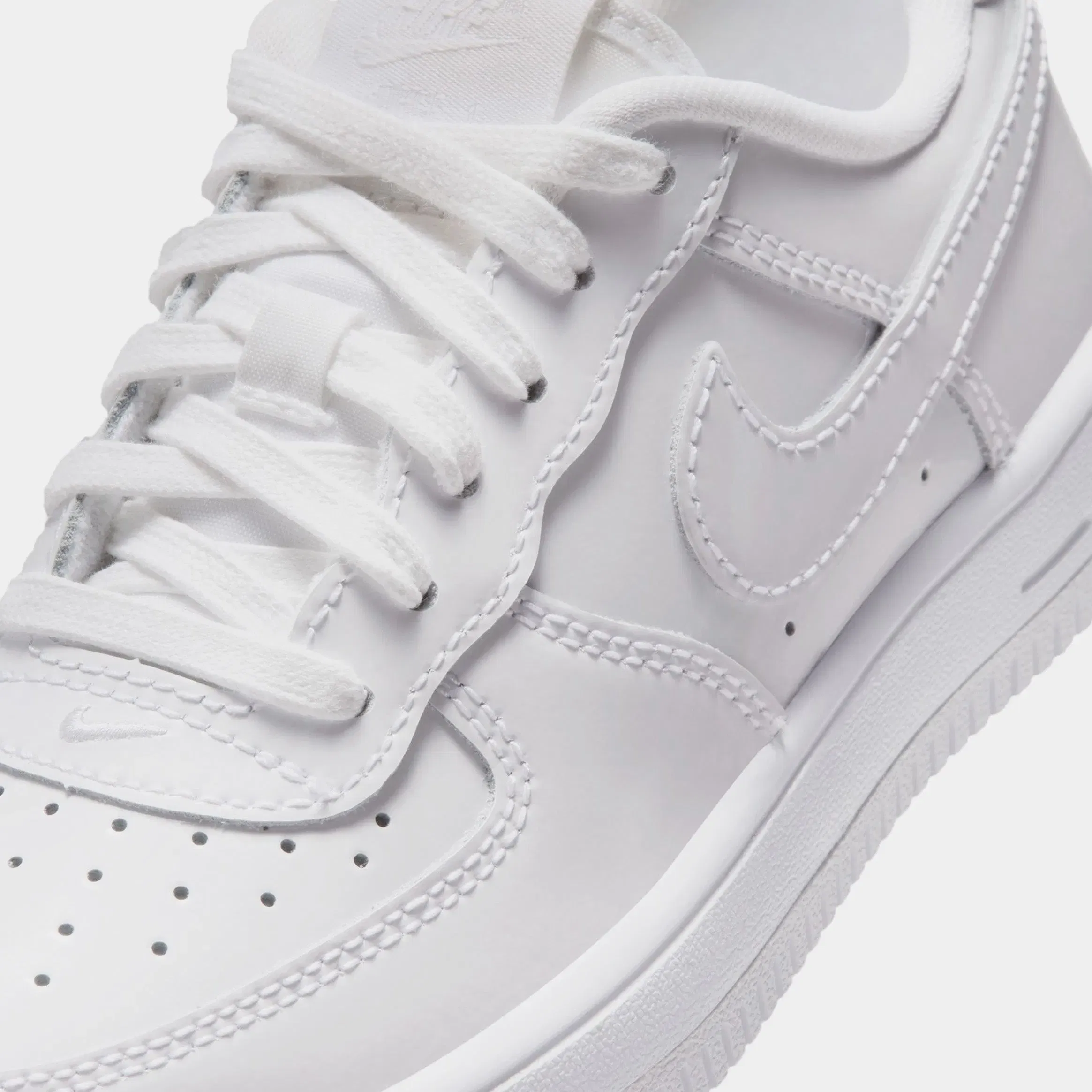 Nike Air Force 1 Low Patent Leather Preschool Lifestyle Shoes (White)