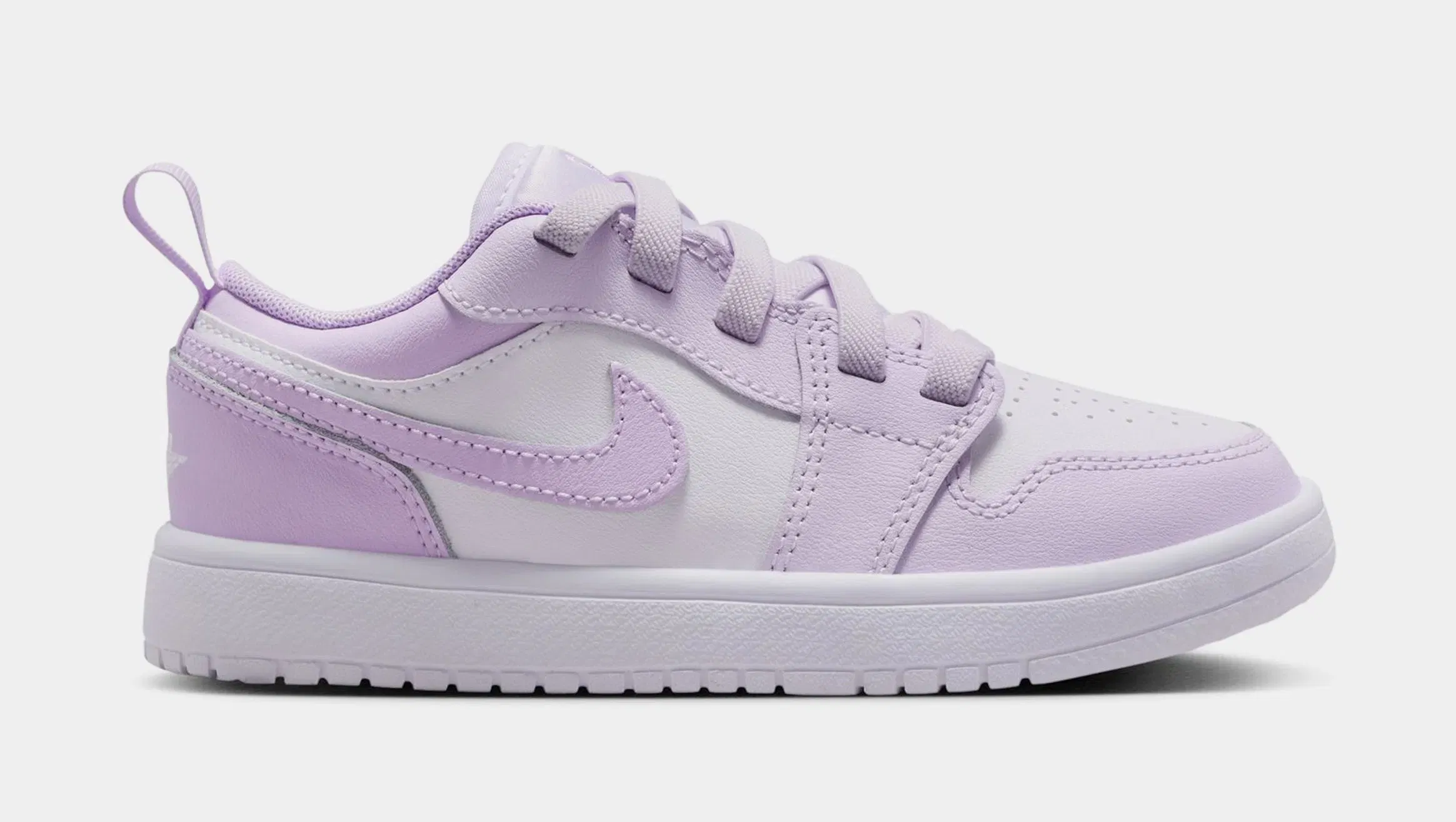 Air Jordan 1 Low Preschool Lifestyle Shoes (Barely Grape/White/Violet Mist)
