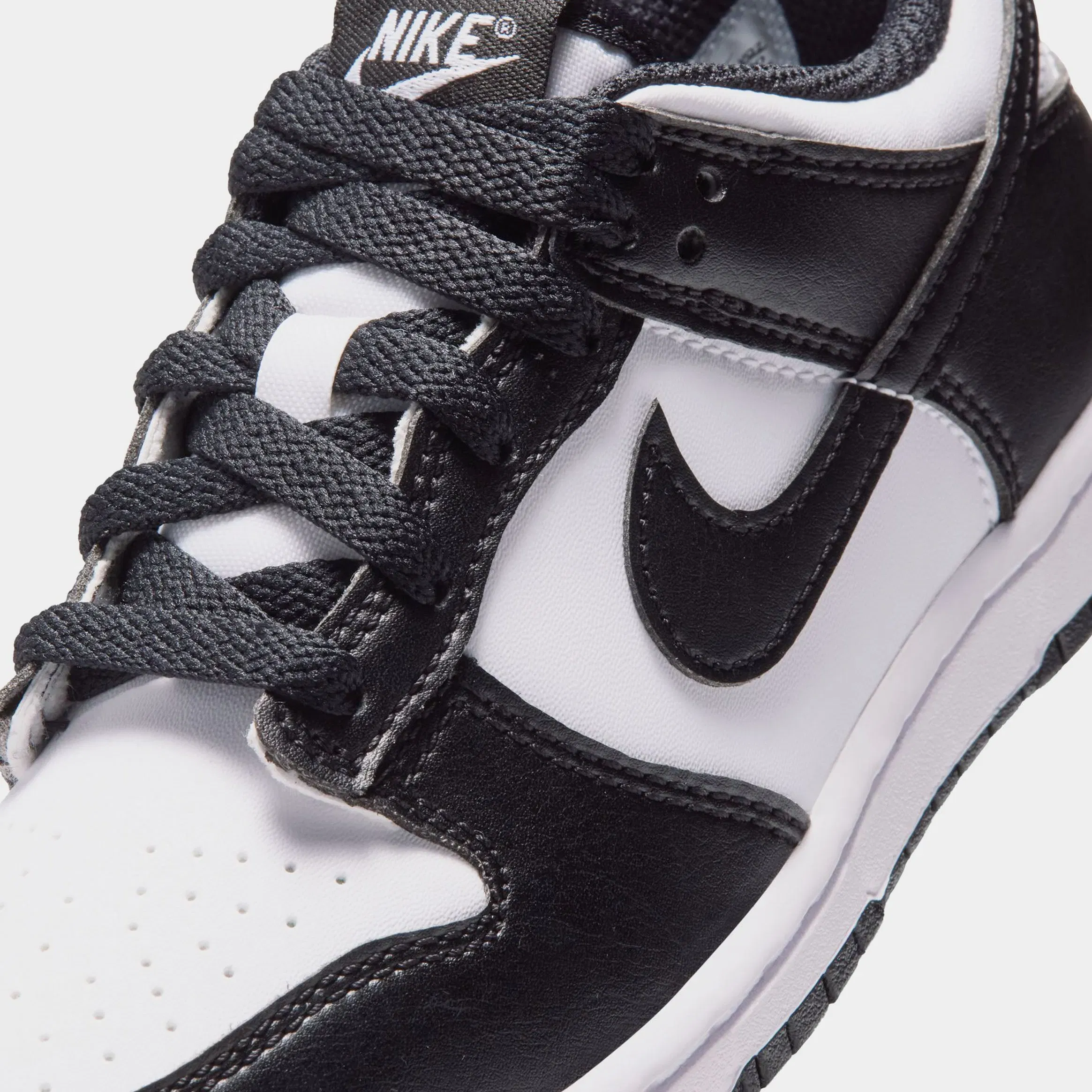 Nike Dunk Low Preschool Lifestyle Shoes (White/Black/White)