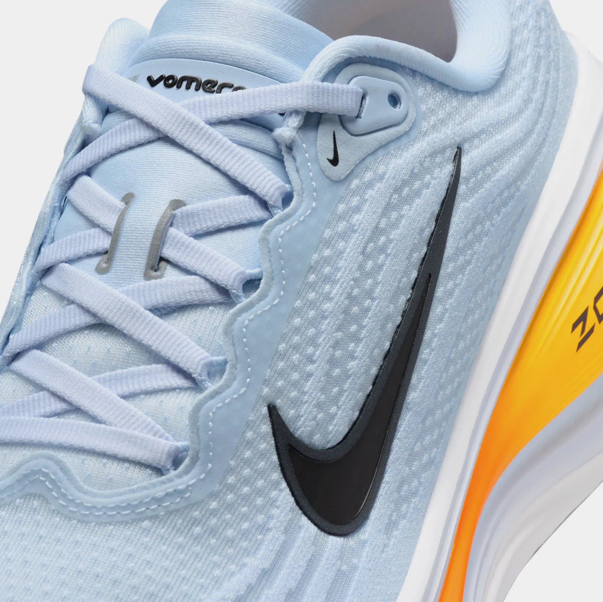 Nike Vomero Plus Mens Running Shoes (Platinum Tint/Grey Fog/Iron Grey/Reflect Silver)