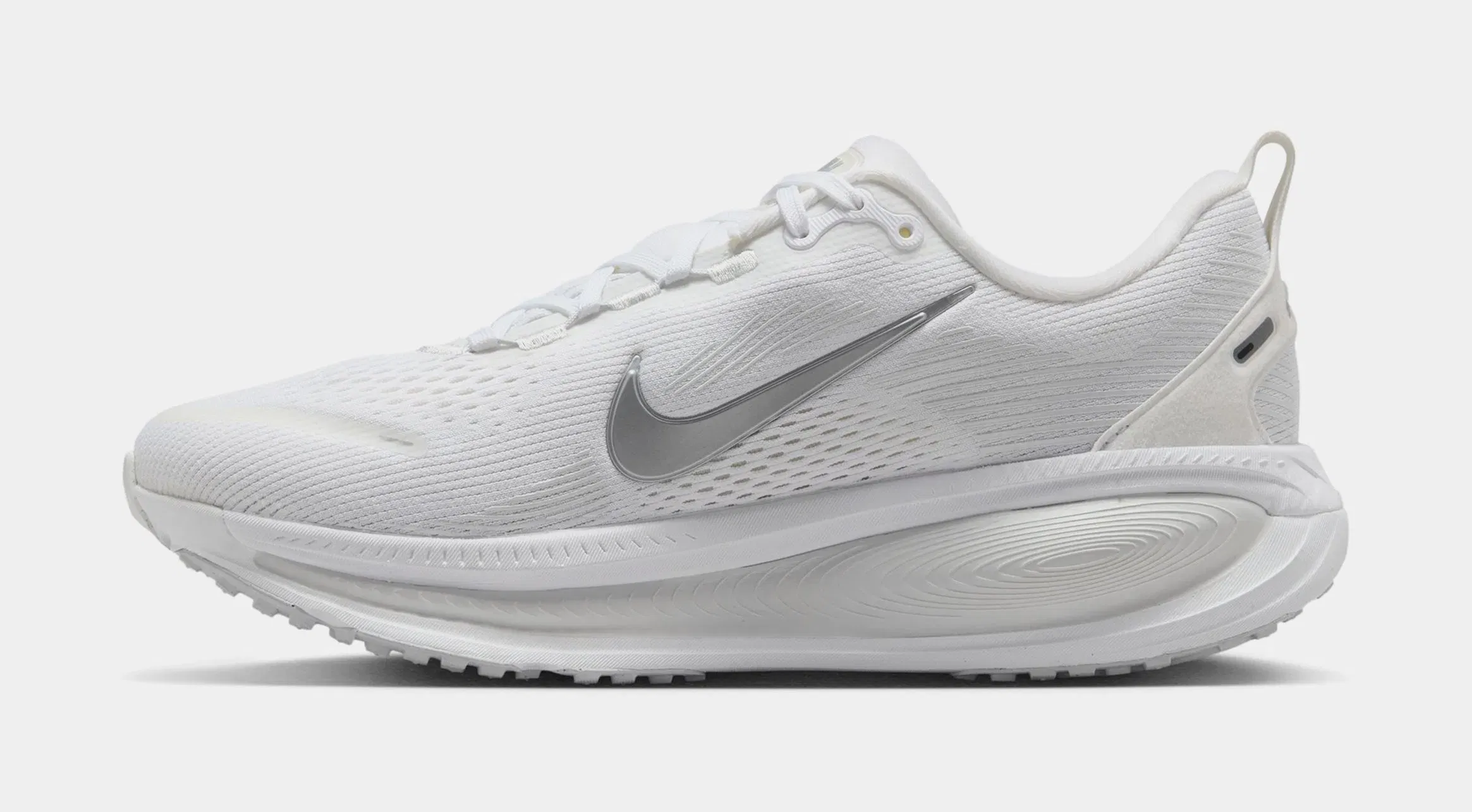 Nike Vomero 18 Womens Running Shoes (Black/Coconut Milk/Light Iron Ore/Summit White)