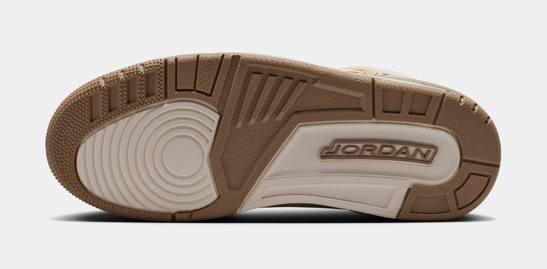 Air Jordan Spizike Low Womens Basketball Shoes (Pale Ivory/Legend Light Brown/Khaki)