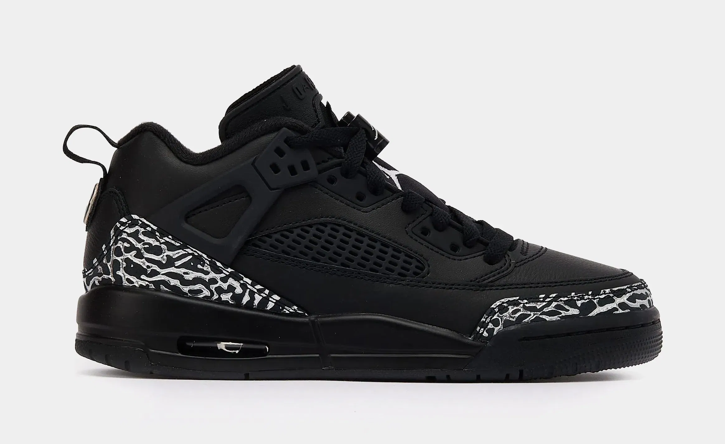 Air Jordan Spizike Low Grade School Basketball Shoes (Black/Metallic Silver)