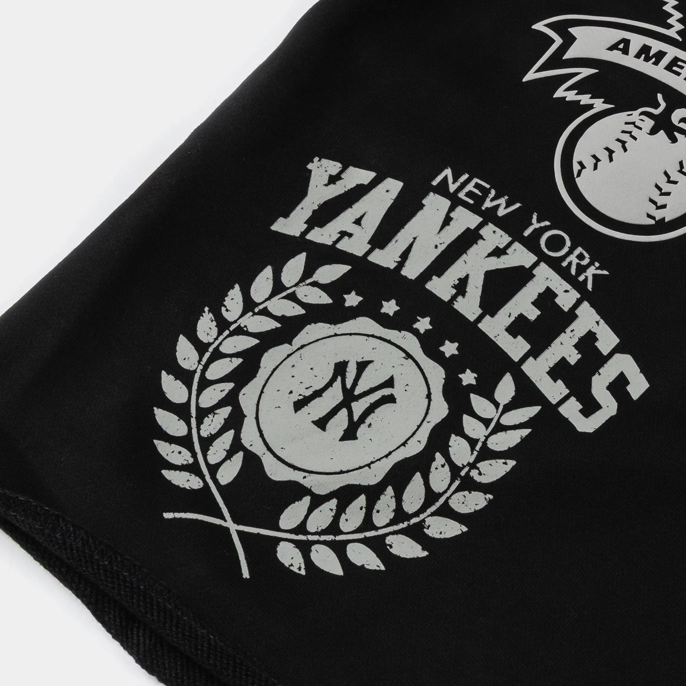 PRO STANDARD New York Yankees Street Team Fleece Mens Shorts (Black/Gray)