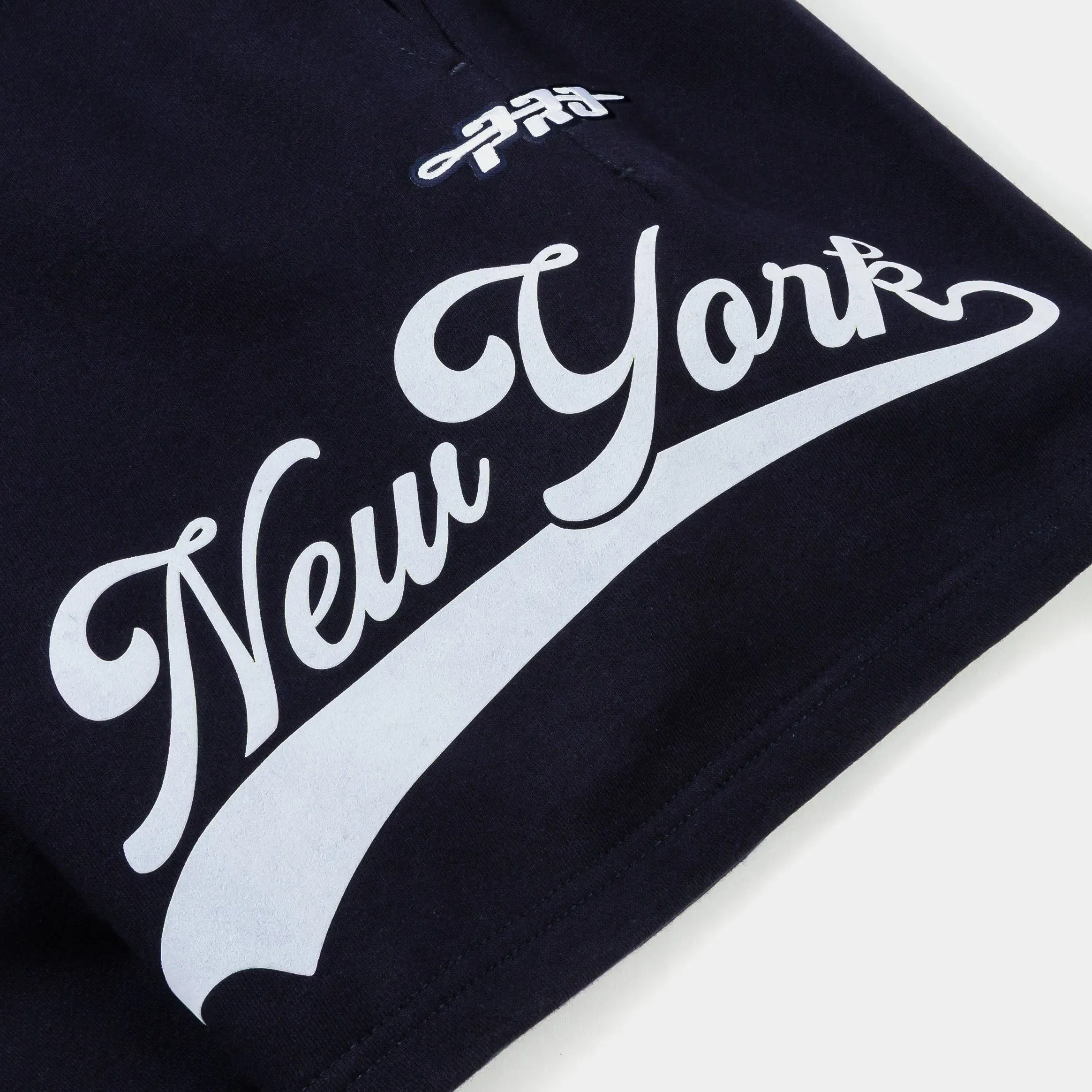 PRO STANDARD New York Yankees Living Large Fleece Mens Shorts (Navy/White)