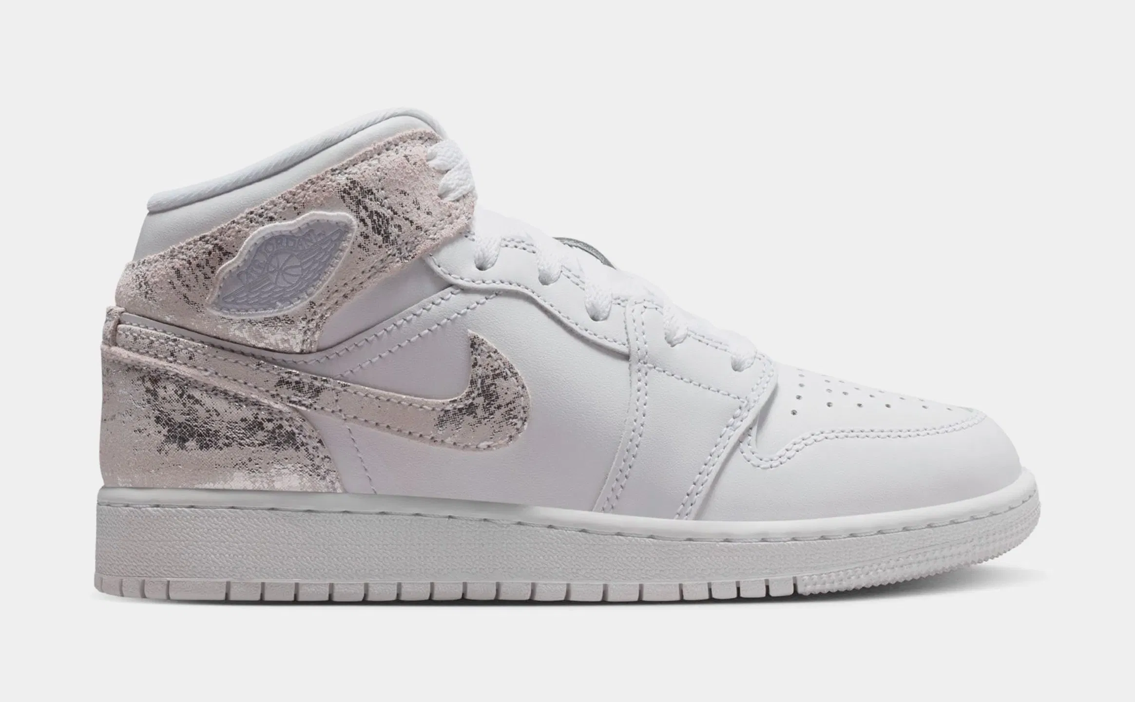 Air Jordan 1 Mid SE Grade School Lifestyle Shoes (White/Field Silver)