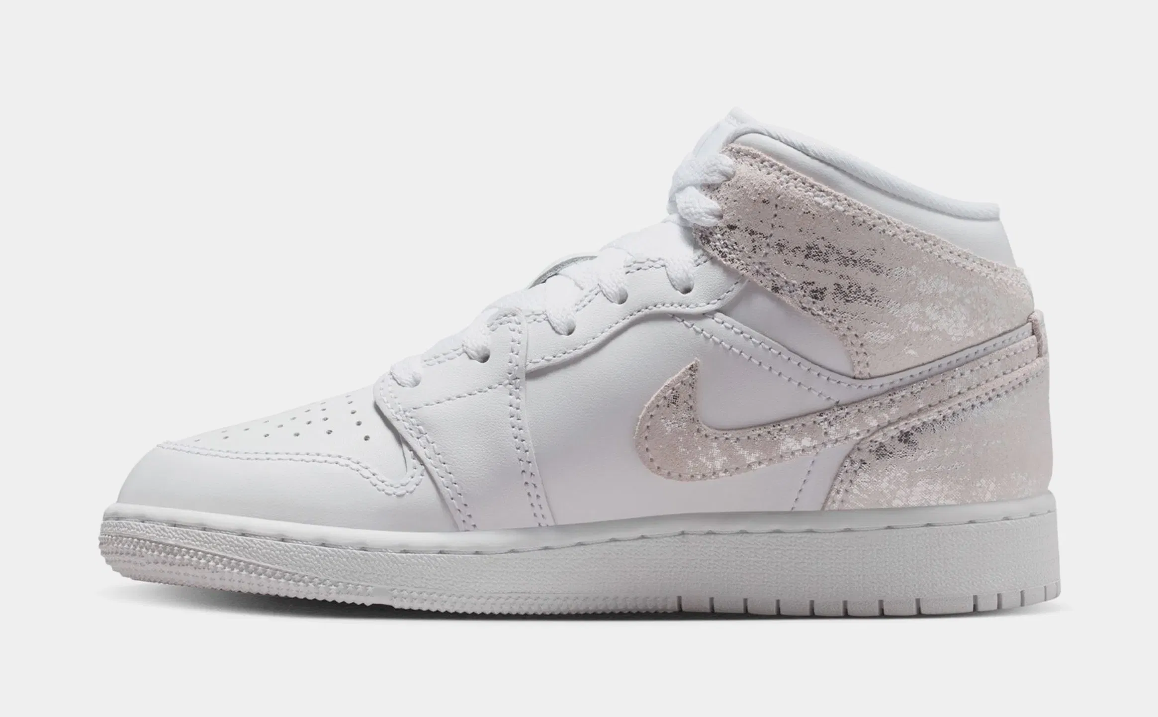 Air Jordan 1 Mid SE Grade School Lifestyle Shoes (White/Field Silver)