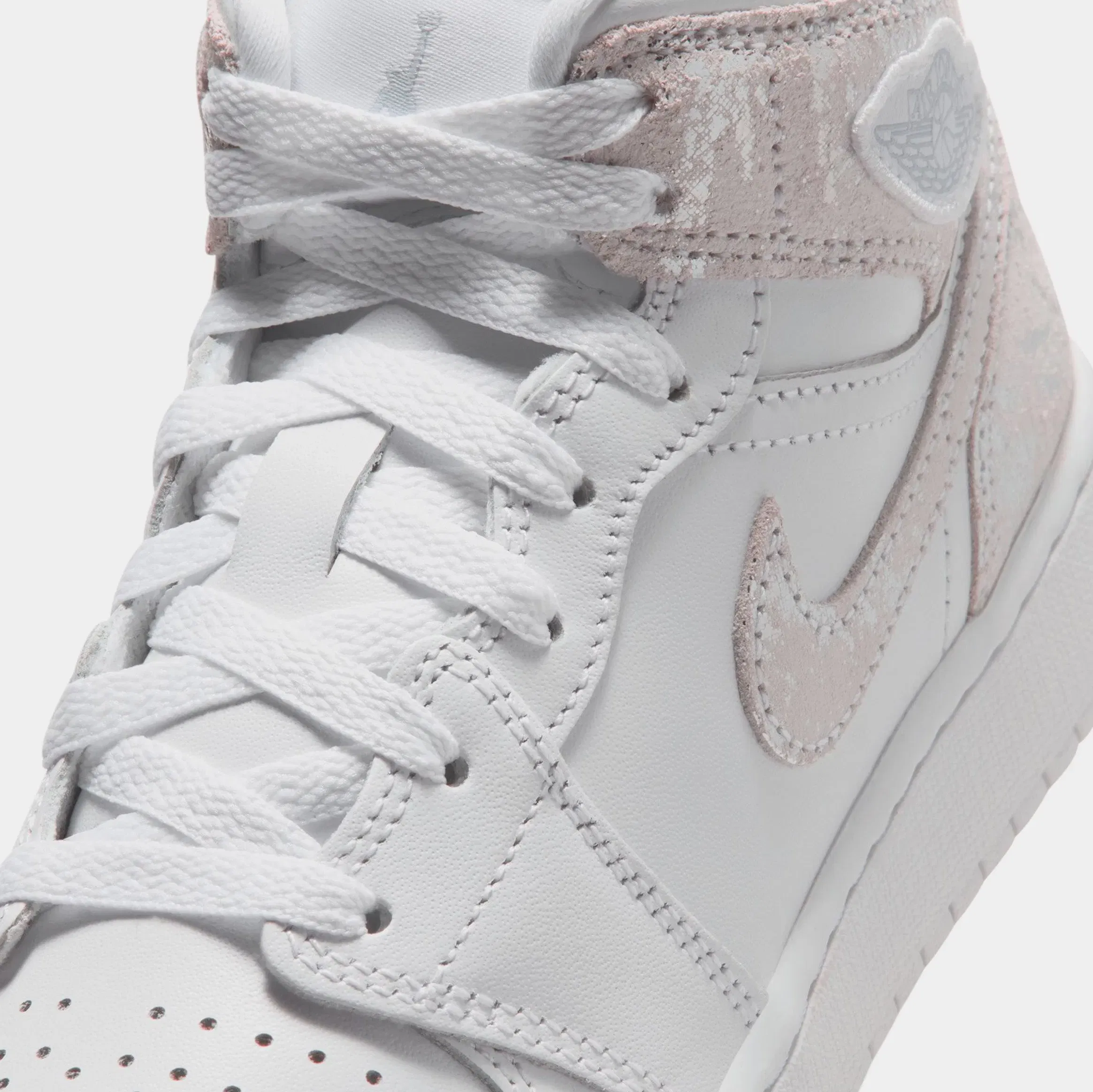 Air Jordan 1 Mid SE Grade School Lifestyle Shoes (White/Field Silver)