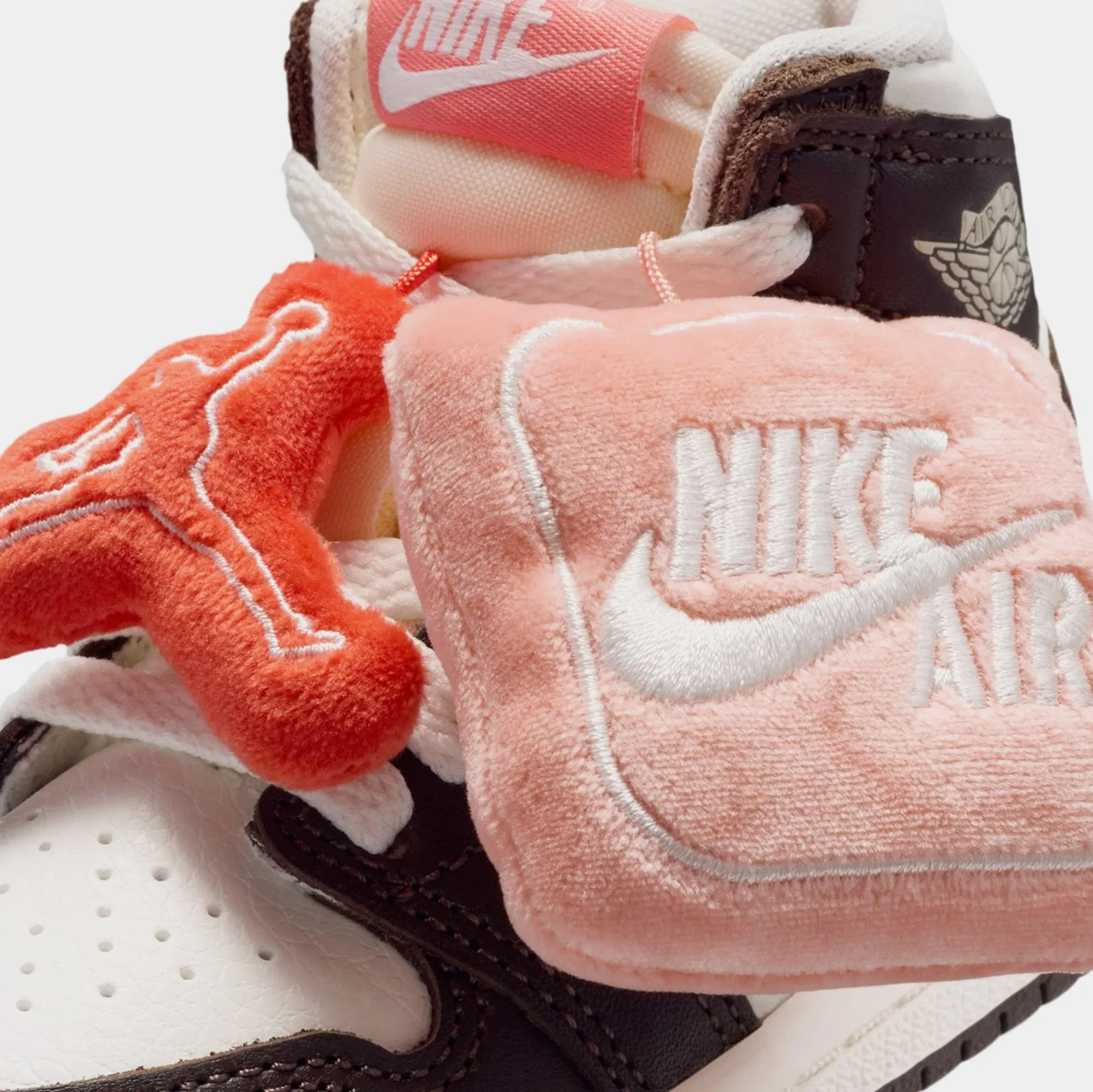 Air Jordan 1 Retro High OG Baroque Brown and Sail Infant Toddler Lifestyle Shoes (Baroque Brown/Light Madder Root/Sail)