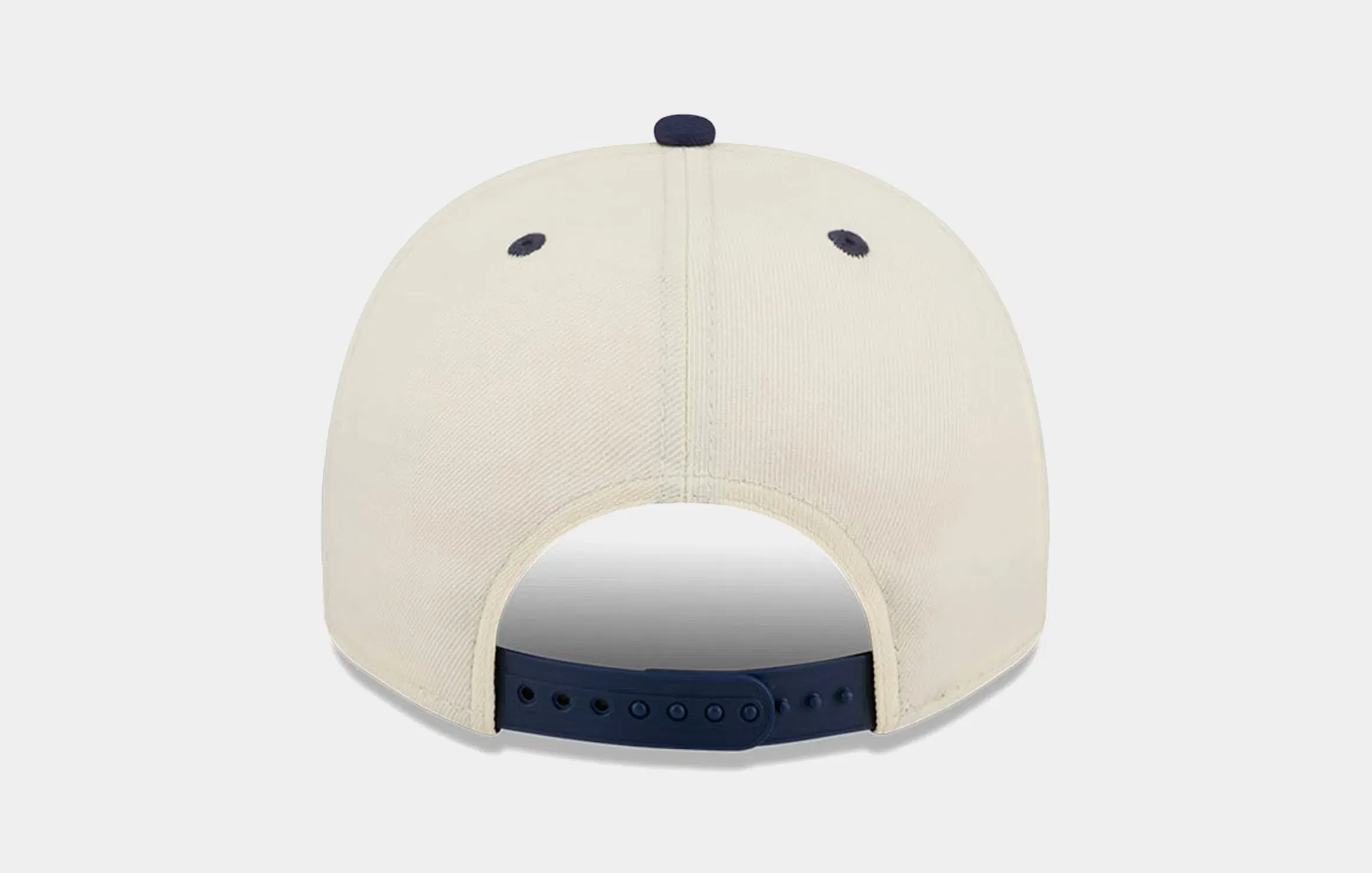 New Era Georgetown Hoyas Arched 950AF Snapback Mens Hat (White/Navy)