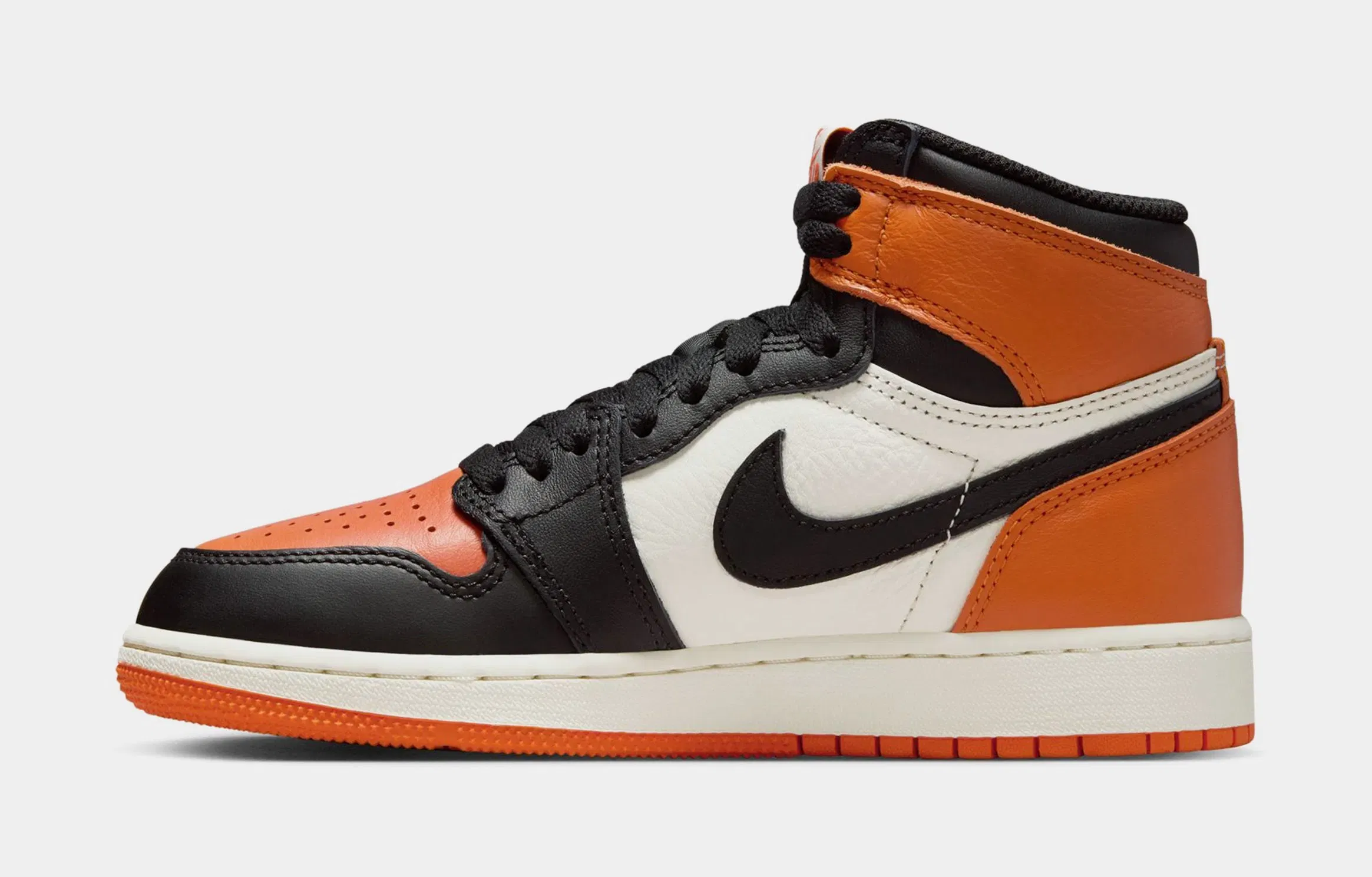 Air Jordan 1 Retro High OG Shattered Backboard Grade School Lifestyle Shoes (Black/Starfish/Sail)