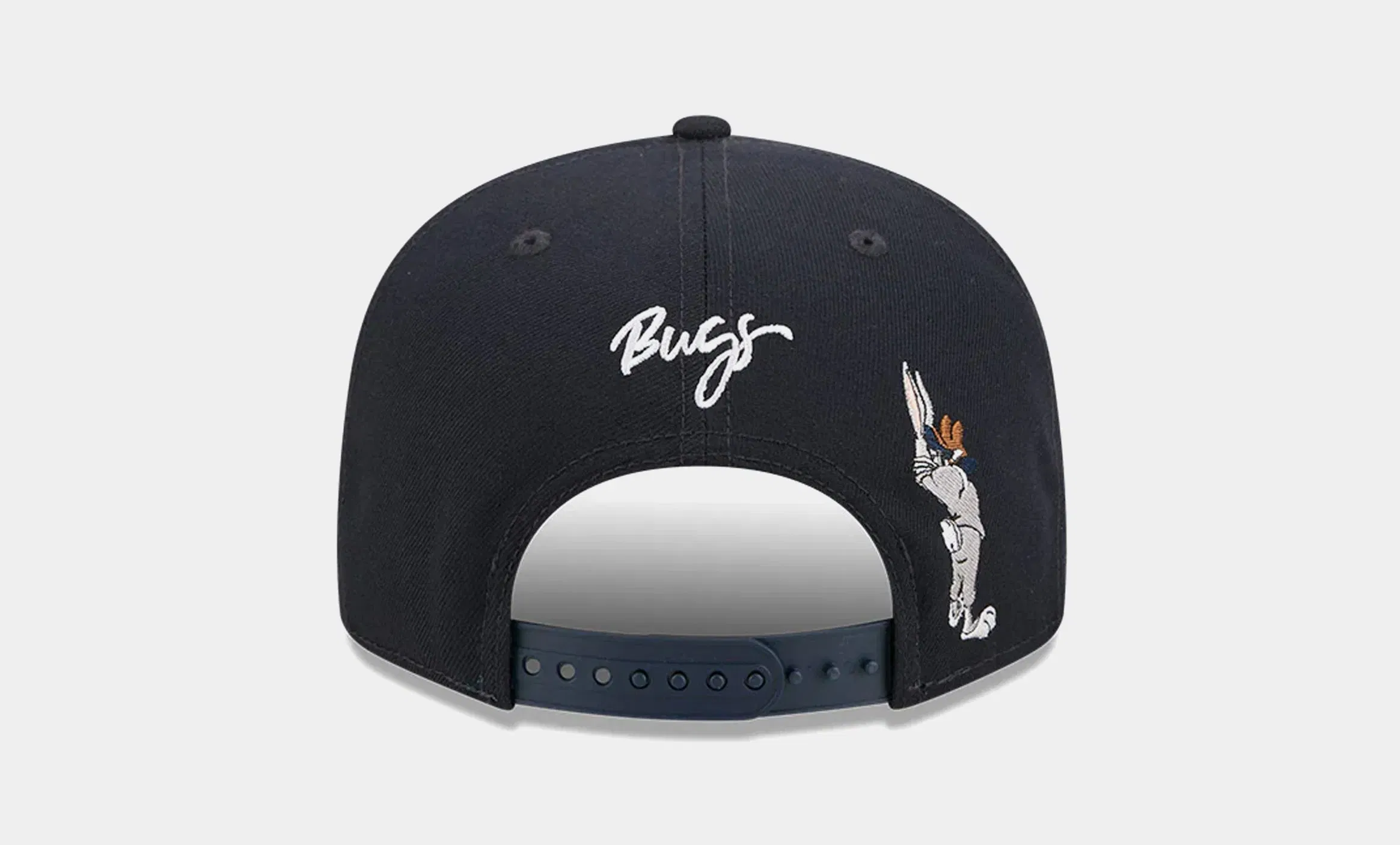 New Era New York Yankees x Looney Tunes Bugs 9Fifty Snapback Mens Hat (Navy)
