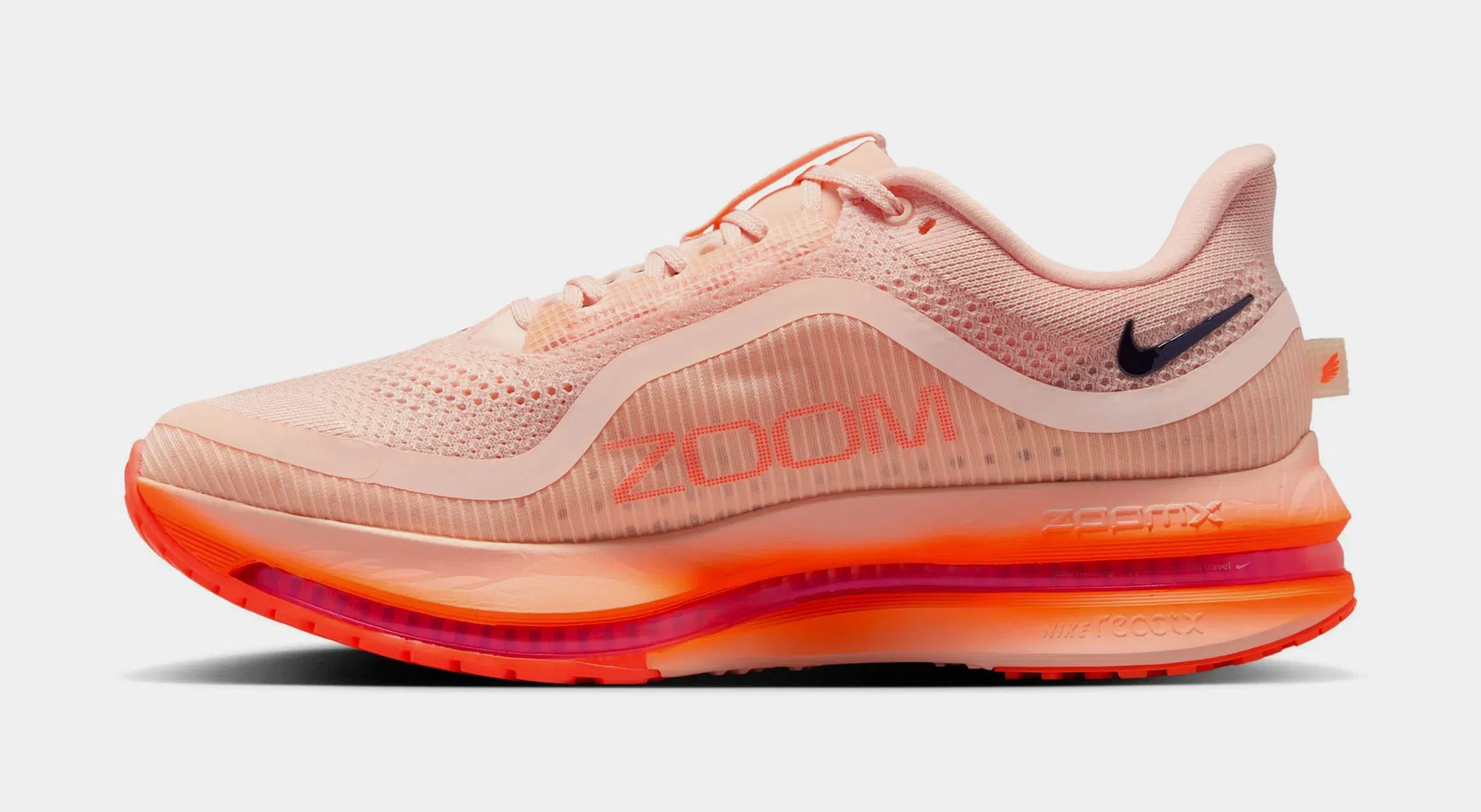 Nike Pegasus Premium Mens Running Shoes (Washed Coral/Gridiron/Hyper Orange/Crimson Tint/Metallic Silver)