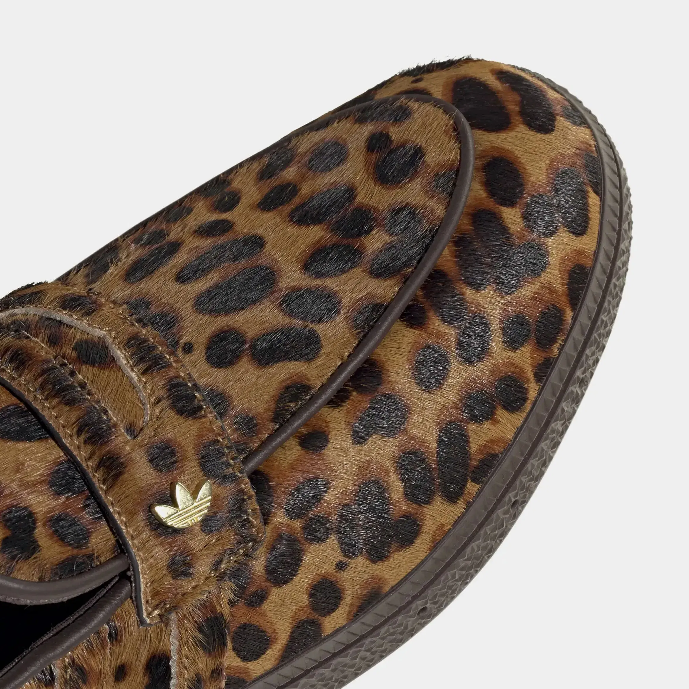 adidas Handball Spezial Loafer Leopard Womens Lifestyle Shoes (Magic Beige/Core Black/Dark Brown)