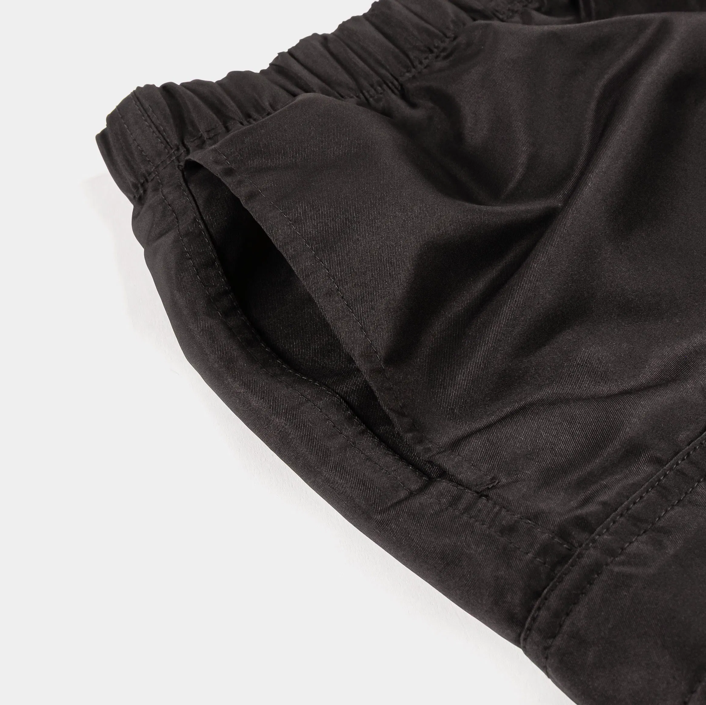 Nike Voyage Solid Cargo 7" Volley Mens Shorts (Black/White)