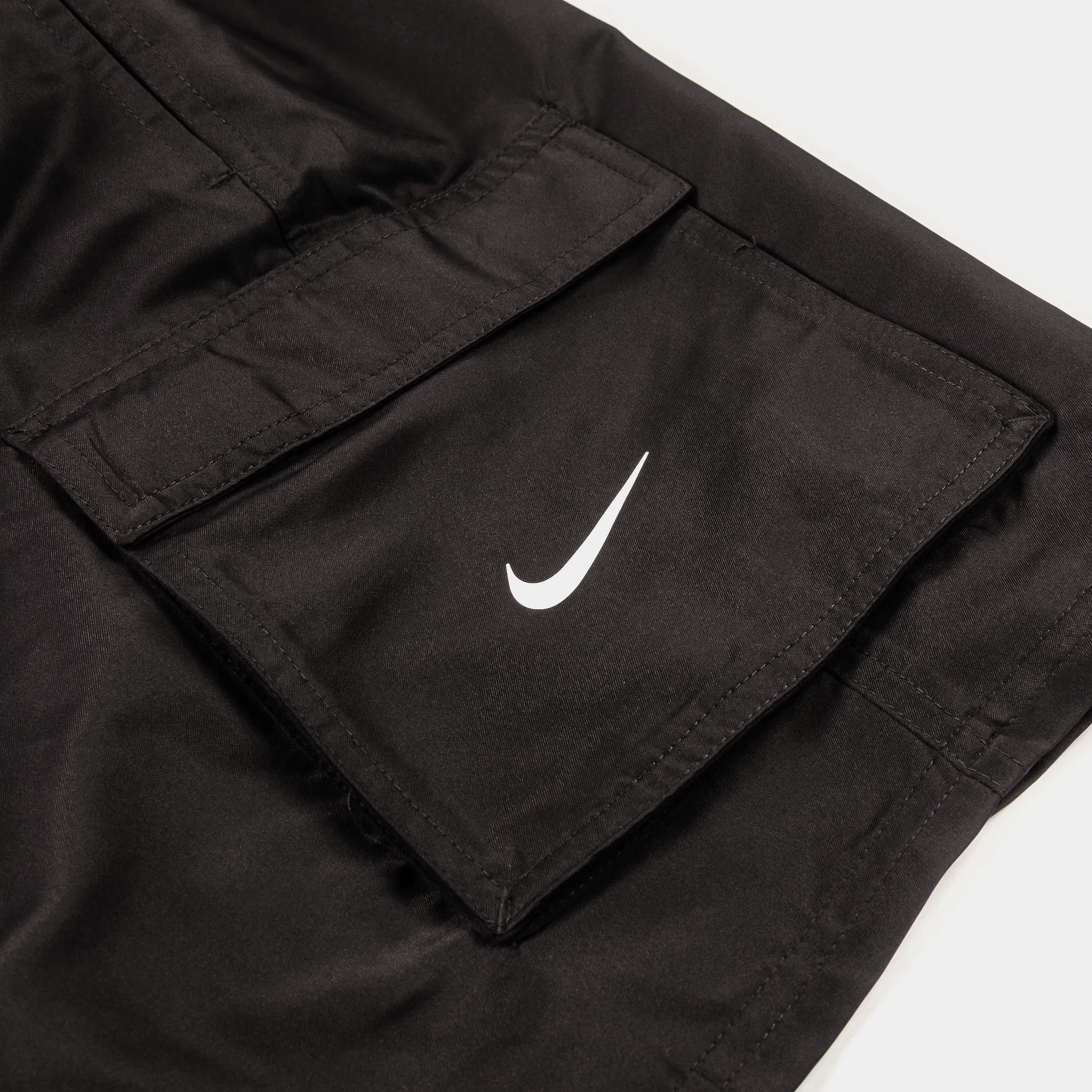 Nike Voyage Solid Cargo 7" Volley Mens Shorts (Black/White)