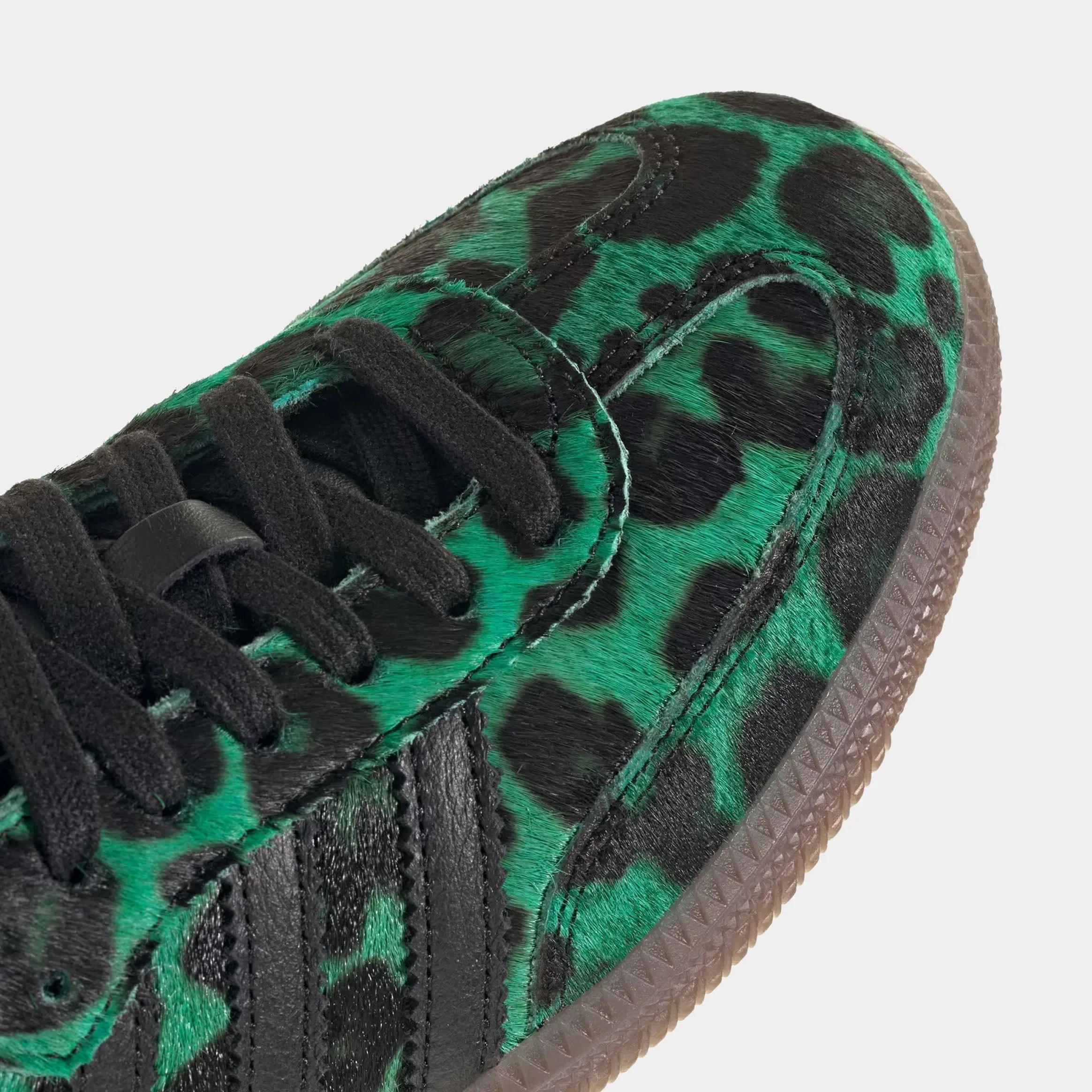 adidas Samba OG Semi Screaming Green Womens Lifestyle Shoes (Semi Screaming Green/Core Black/Gold Metallic)