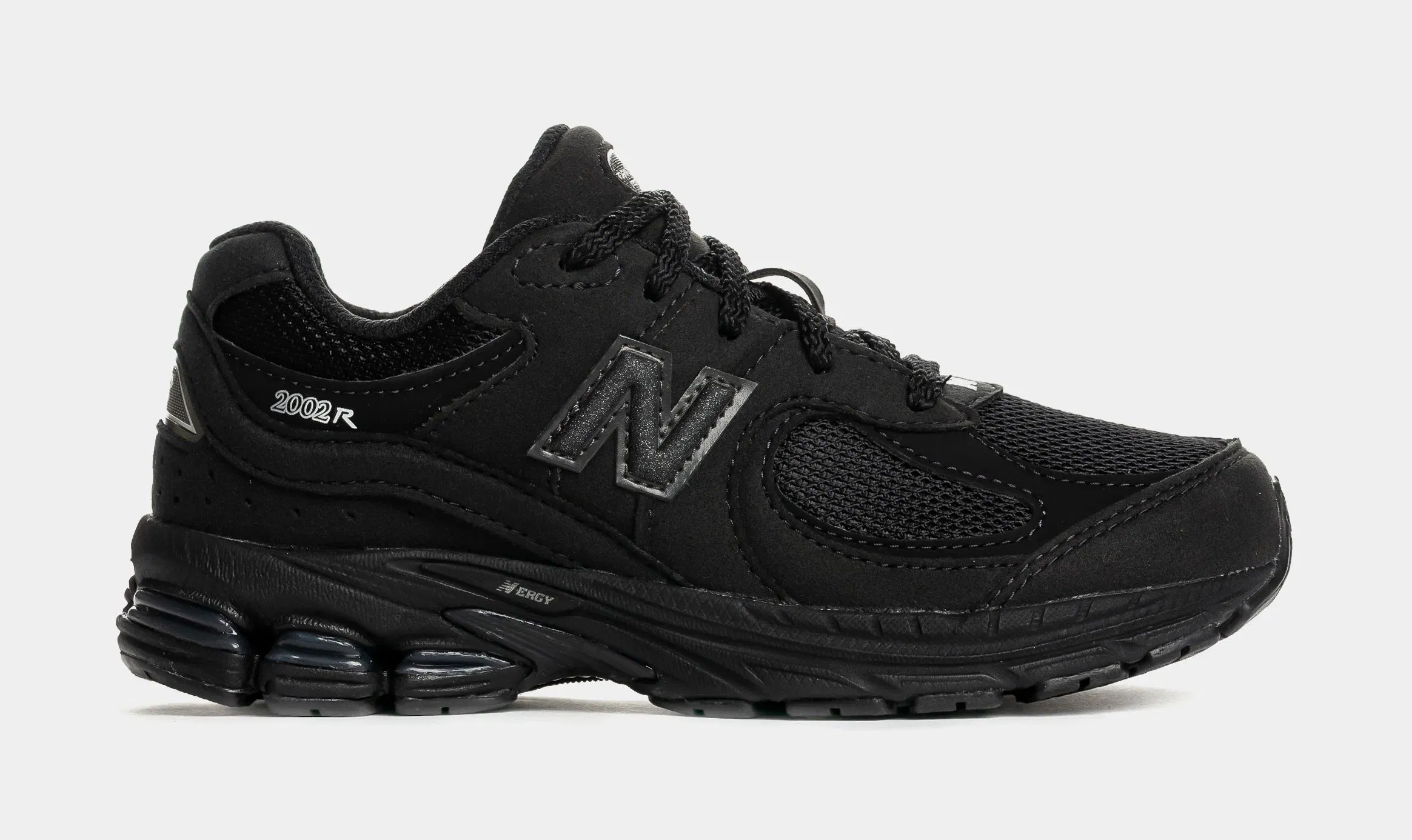 NEWBALANCE 2002R Preschool Running Shoes (Black/Black Metallic)