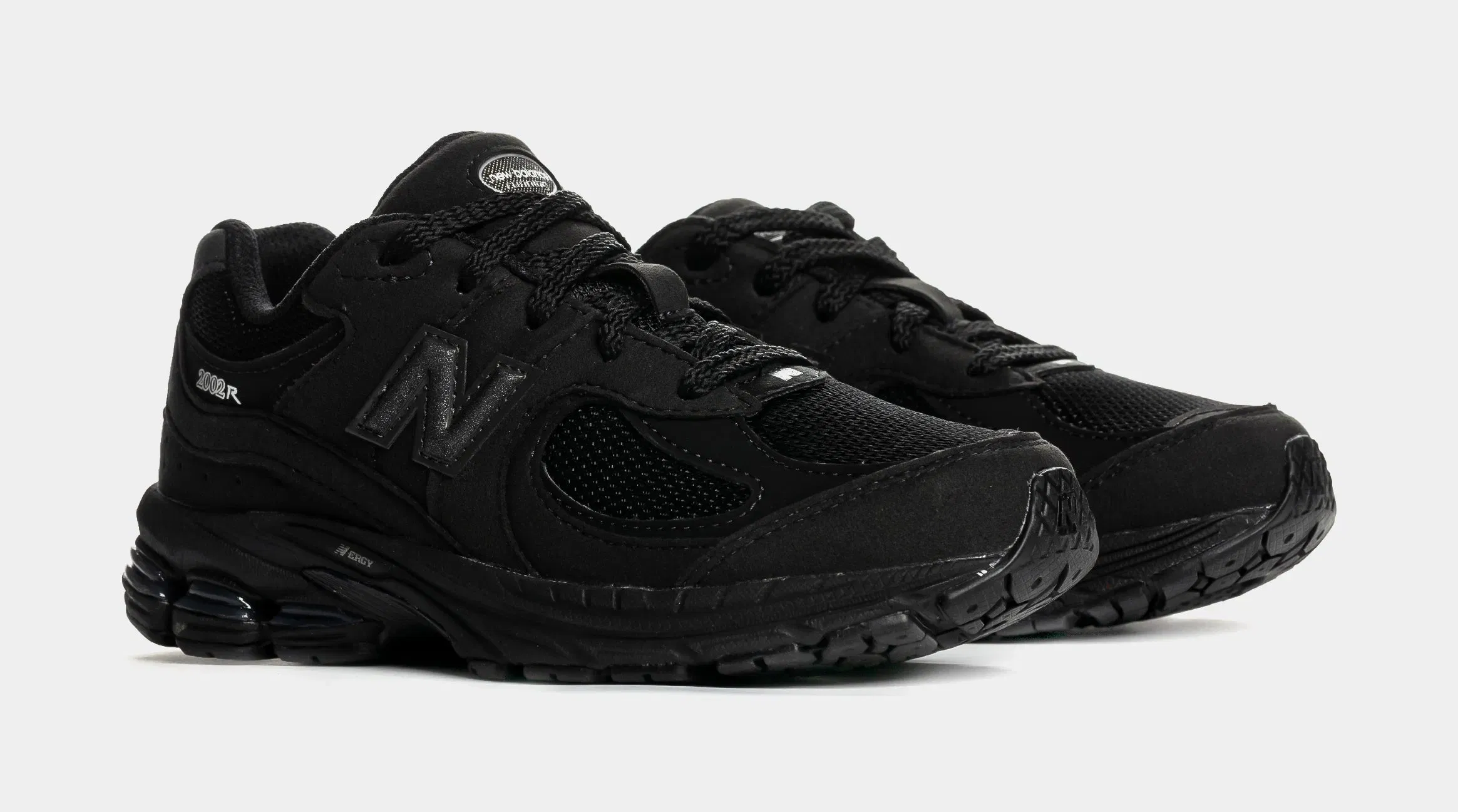 NEWBALANCE 2002R Preschool Running Shoes (Black/Black Metallic)