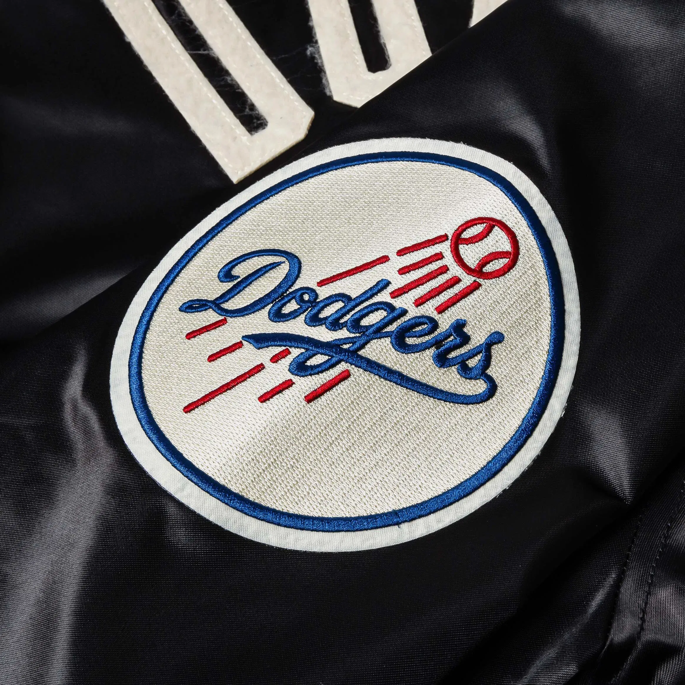 PRO STANDARD Shoe Palace Exclusive Los Angeles Dodgers Originals Satin Mens Jacket (Black/White)