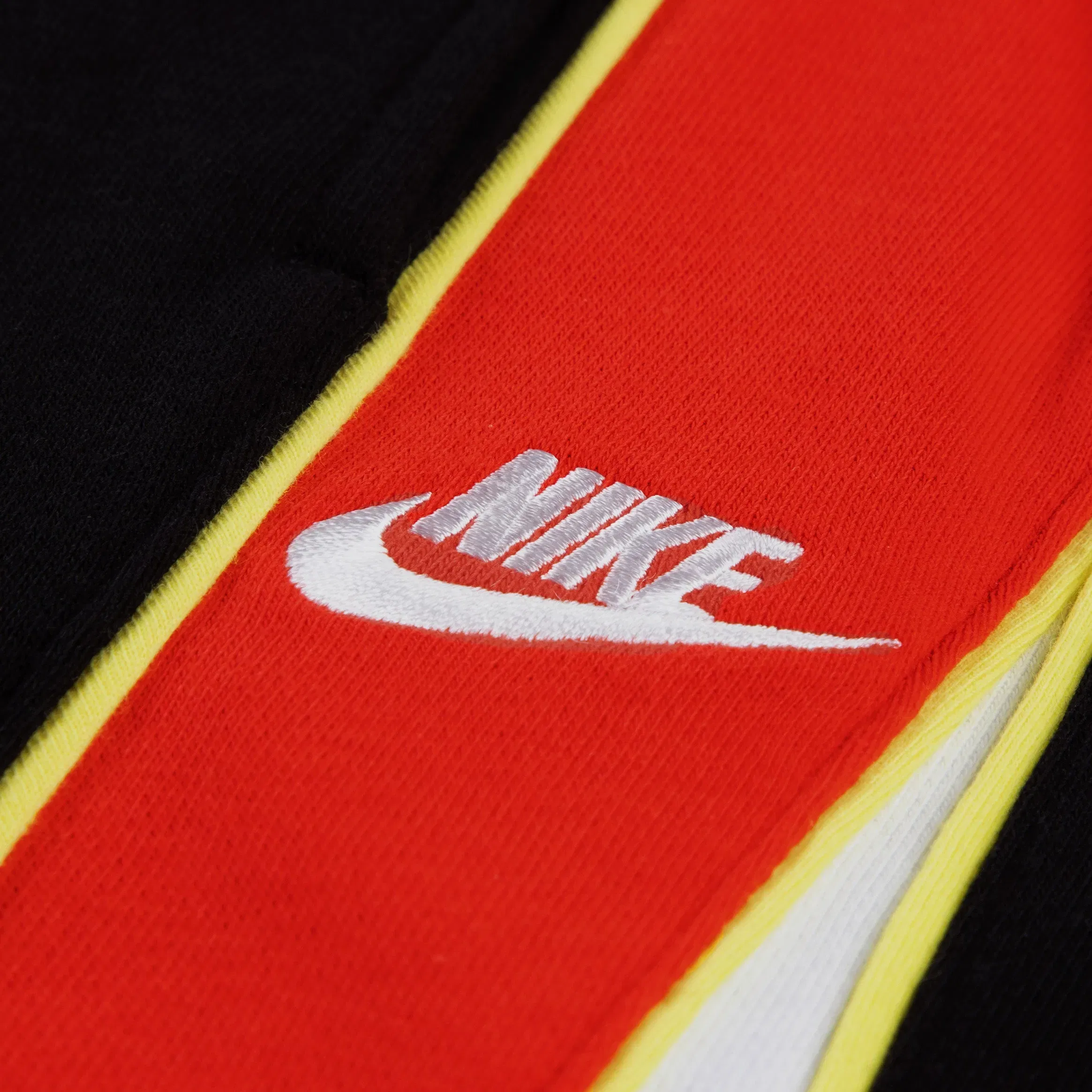 Nike Victory Lap Fleece Grade School Joggers (Black/Red)