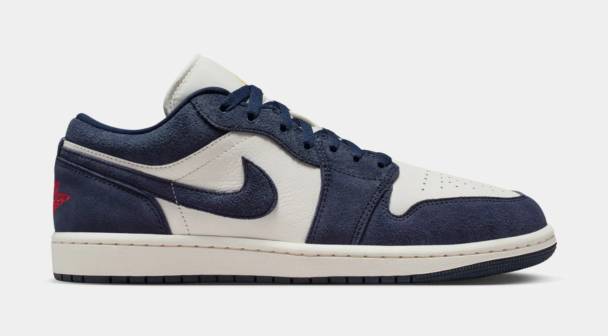 Air Jordan 1 Low SE Mens Lifestyle Shoes (OBsidian/Obsidian/University Gold)