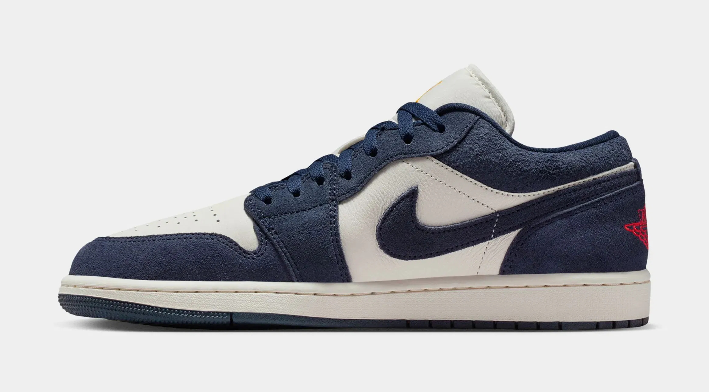 Air Jordan 1 Low SE Mens Lifestyle Shoes (OBsidian/Obsidian/University Gold)