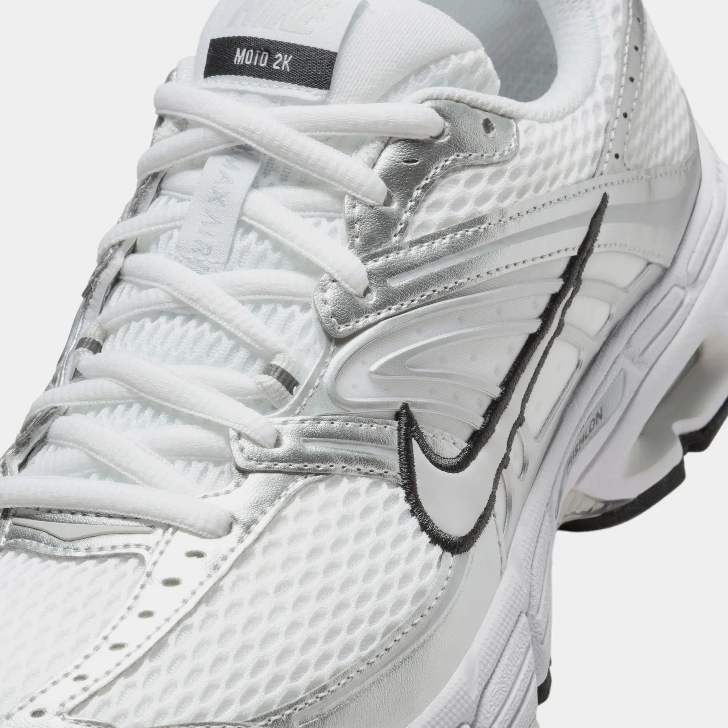 Nike Air Max Moto 2K Womens Running Shoes (White/Metallic Silver/Black/Photon Dust)