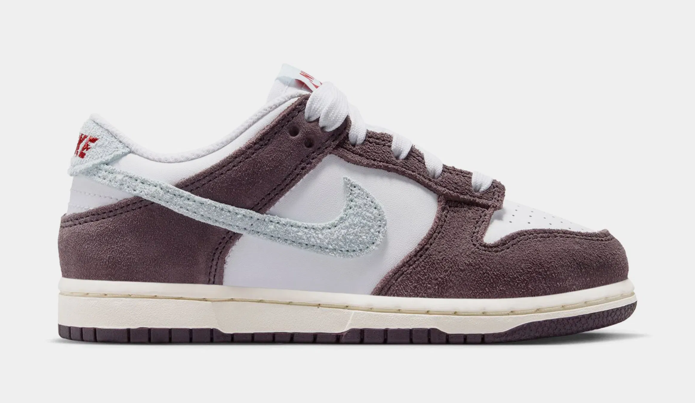 Nike Dunk Low SE Preschool Lifestyle Shoes (White/Glacier Blue/Burgundy Ash)
