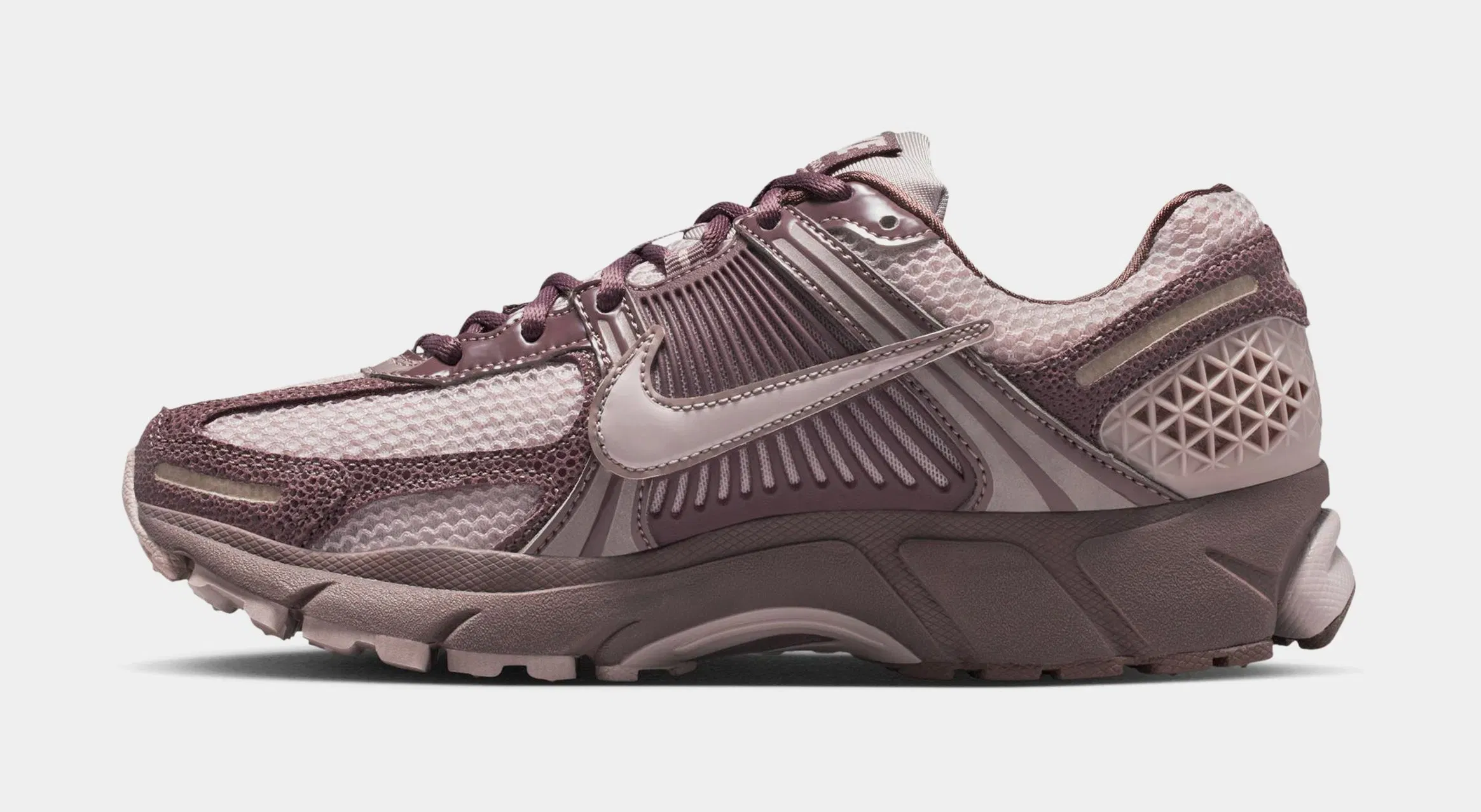 Nike Zoom Vomero 5 Stingray Womens Running Shoes (Tattoo/Particle Rose/Particle Rose)