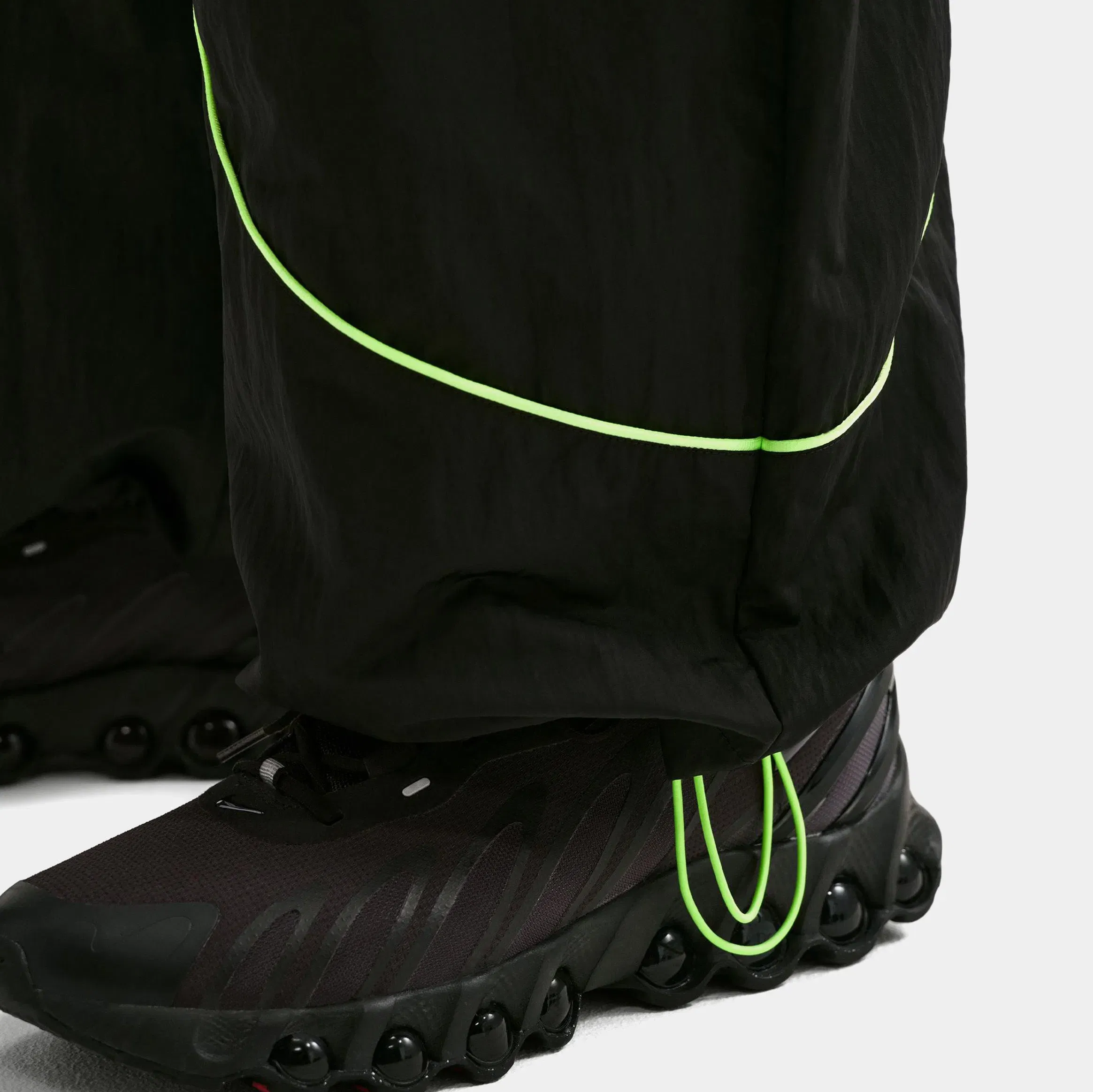 Nike Project F.R.O.G. Tobi Woven Mens Pants (Black/Volt Ice/Cream II/Volt Ice)