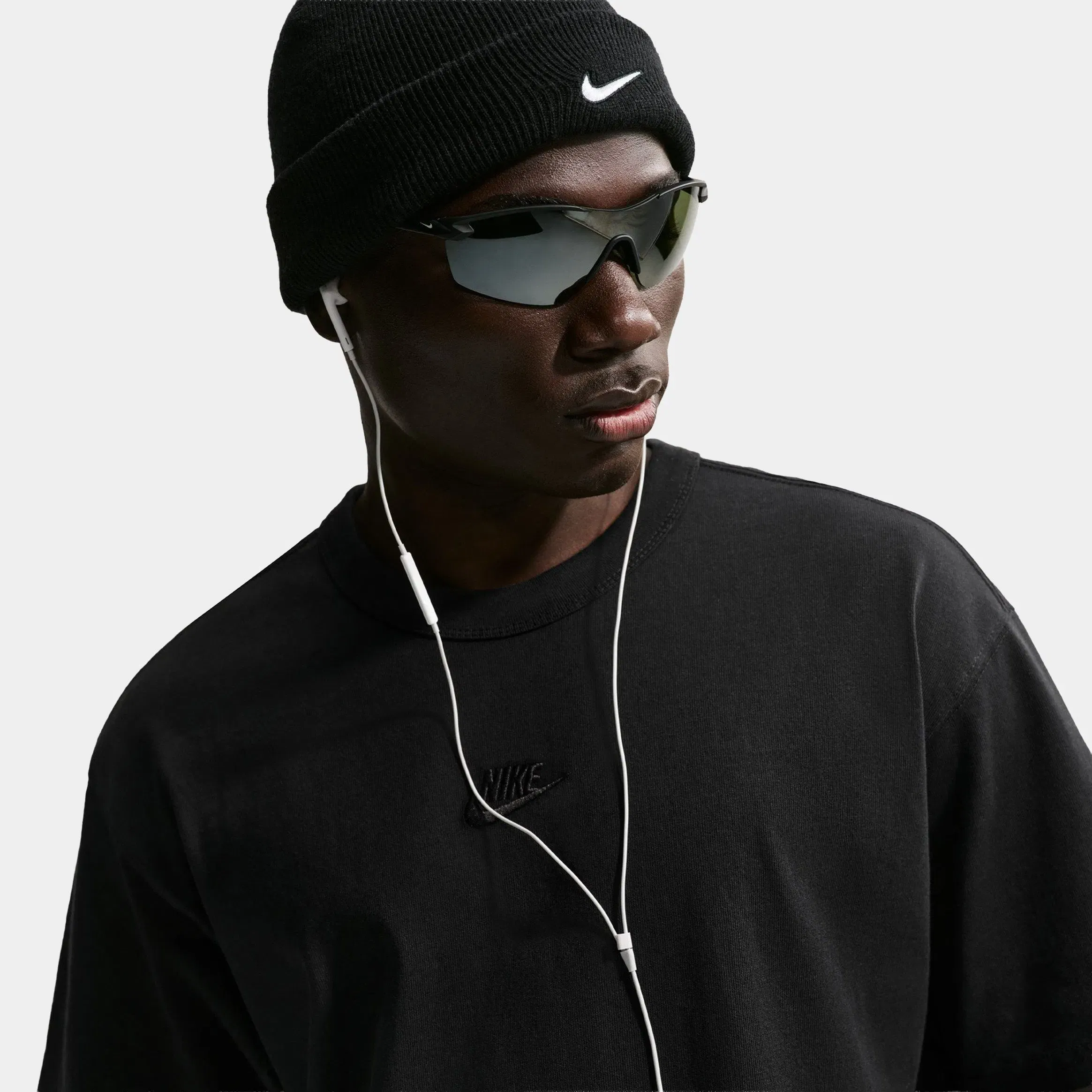 Nike Sportwear Premium Essentials Mens Short Sleeve Shirt (Black)