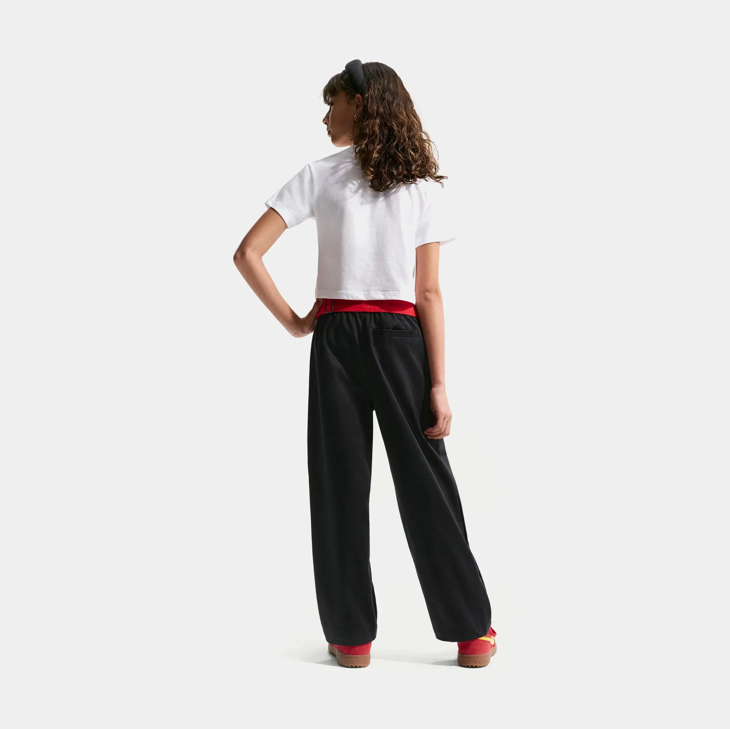 Nike NSW Club Woven Everyday Grade School Pants (Black/White)