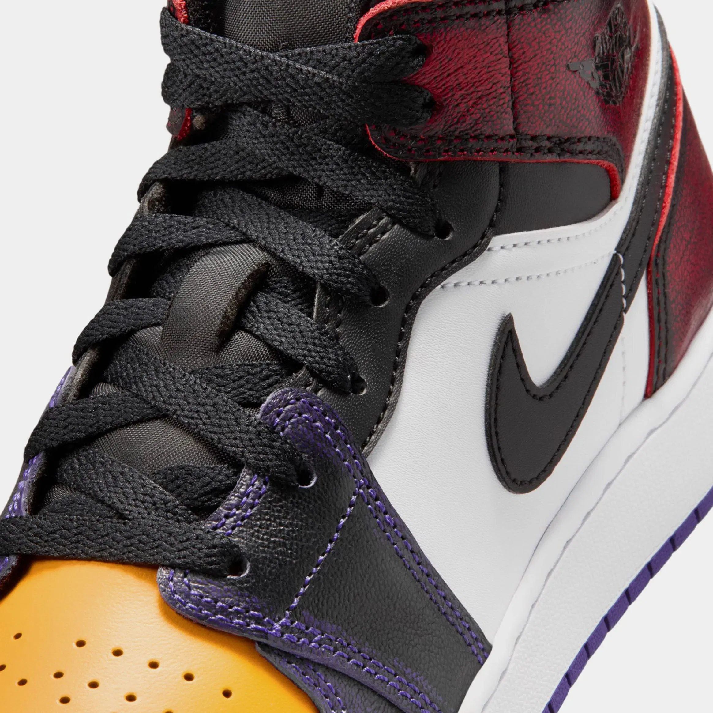 Air Jordan 1 Mid SE Grade School Lifestyle Shoes (True Red/Black/White/Court Purple)