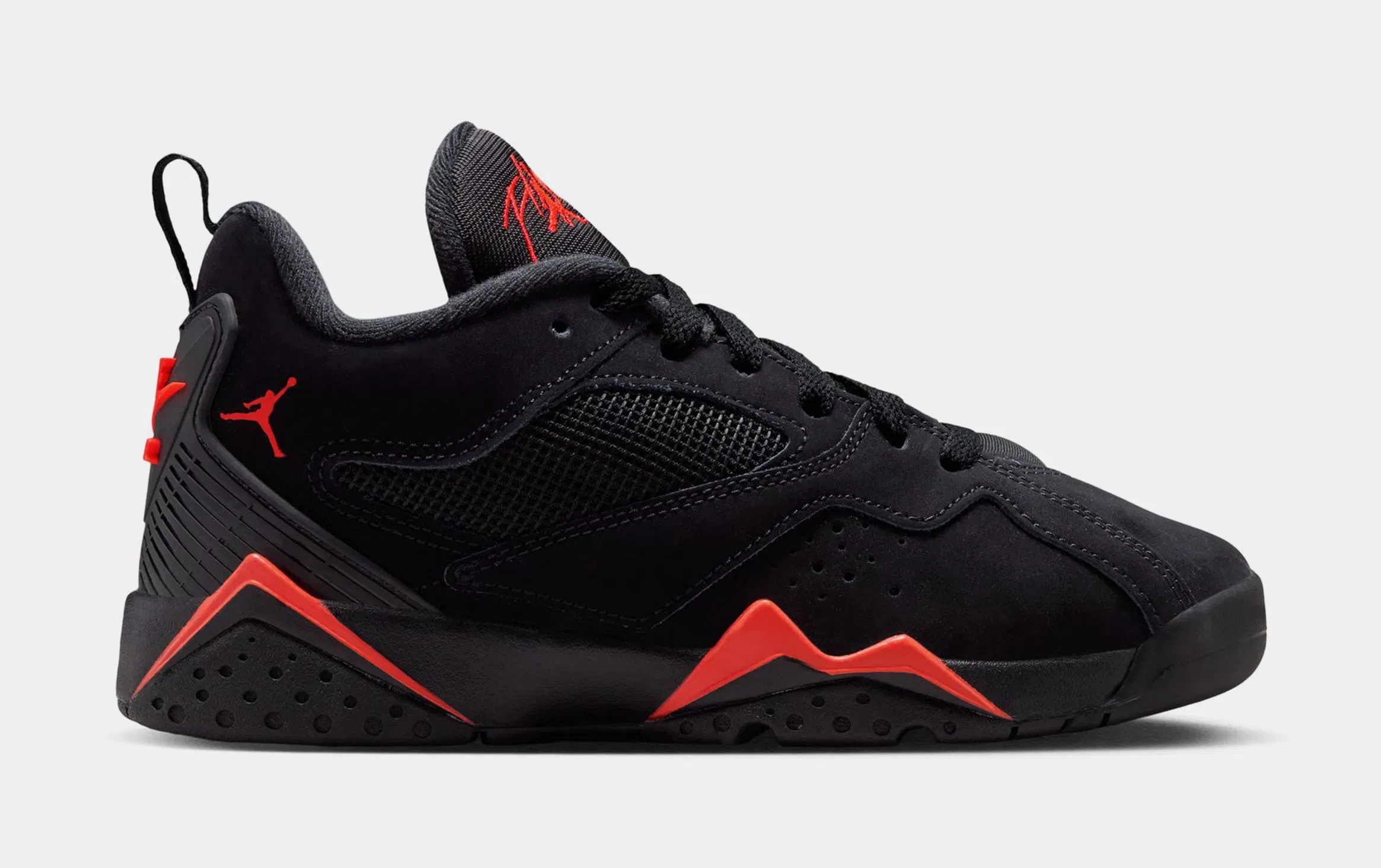 Air Jordan MVP 92 Grade School Basketball Shoes (Black/Infrared 23)