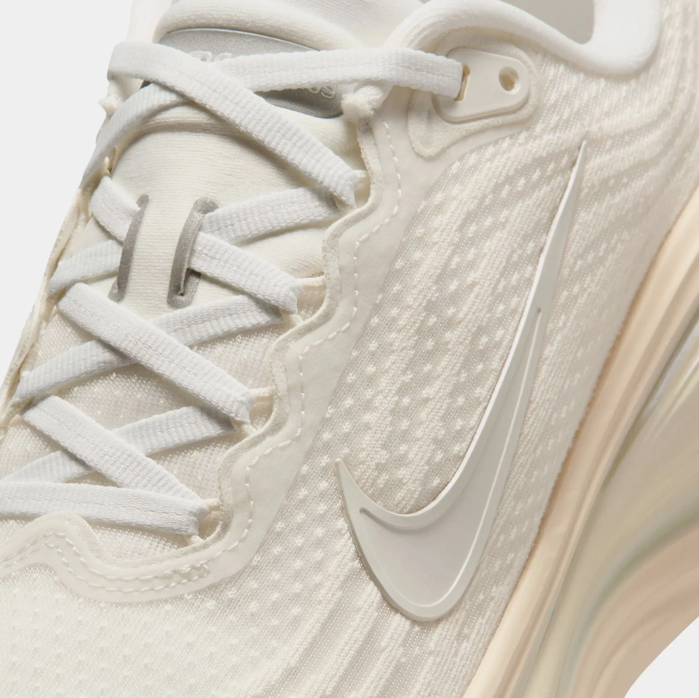 Nike Vomero Plus Womens Running Shoes (Summit White/Chalk/Phantom/Pure Platinum)