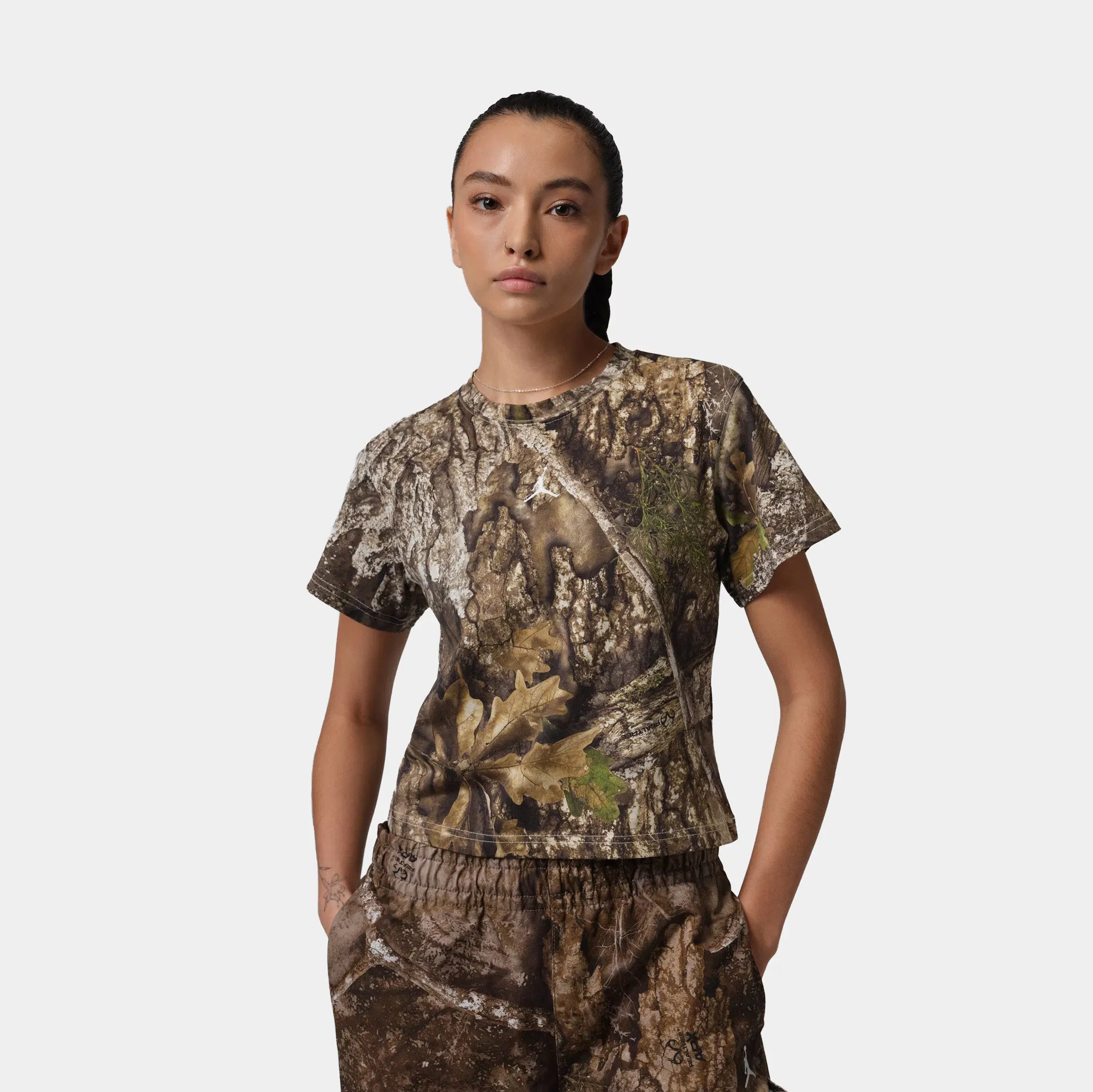 Air Jordan Brooklyn RealTree Womens Short Sleeve Shirt (Sail/Sail)