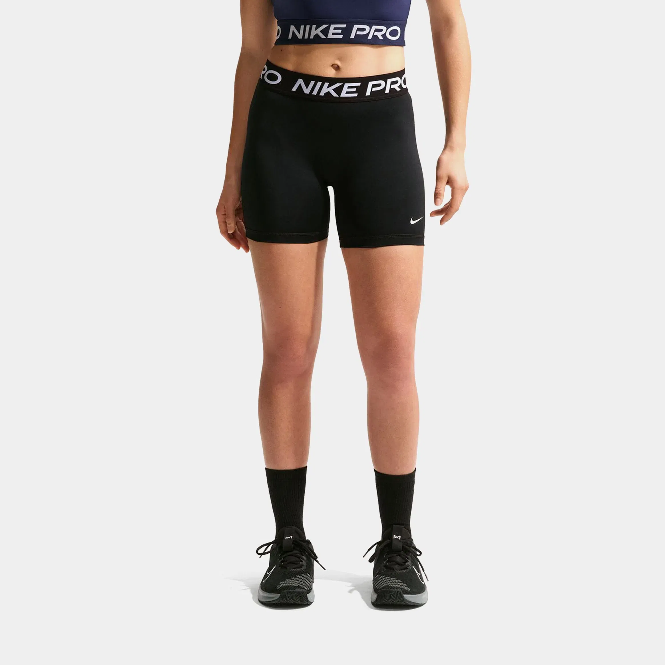 Nike Pro 365 5" Mid Rise Womens Shorts (Black/White)