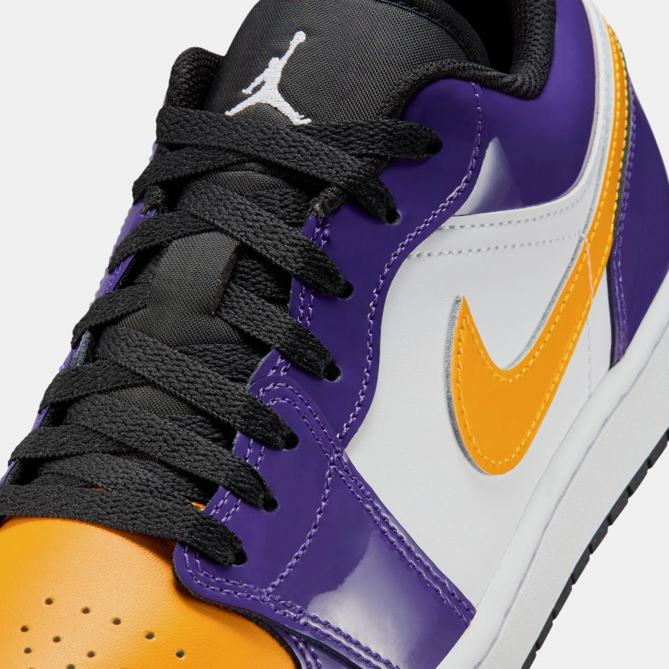 Air Jordan 1 Low SE Mens Lifestyle Shoes (Court Purple/White/Black/University Gold)