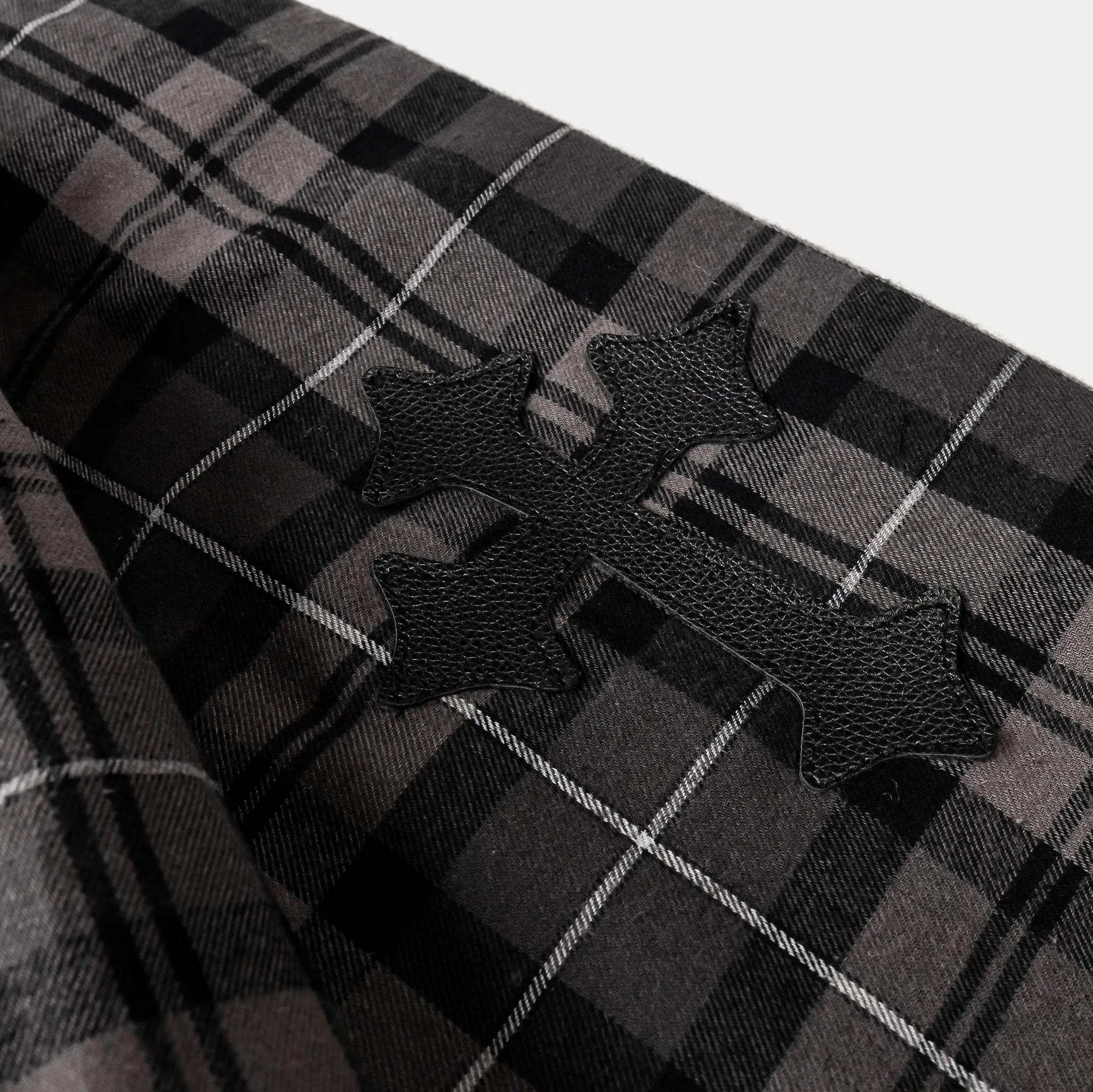 MAISON ARTICLE Cross Print Plaid Fleece Button Up Long Sleeve Mens Shirt (Navy/Black)