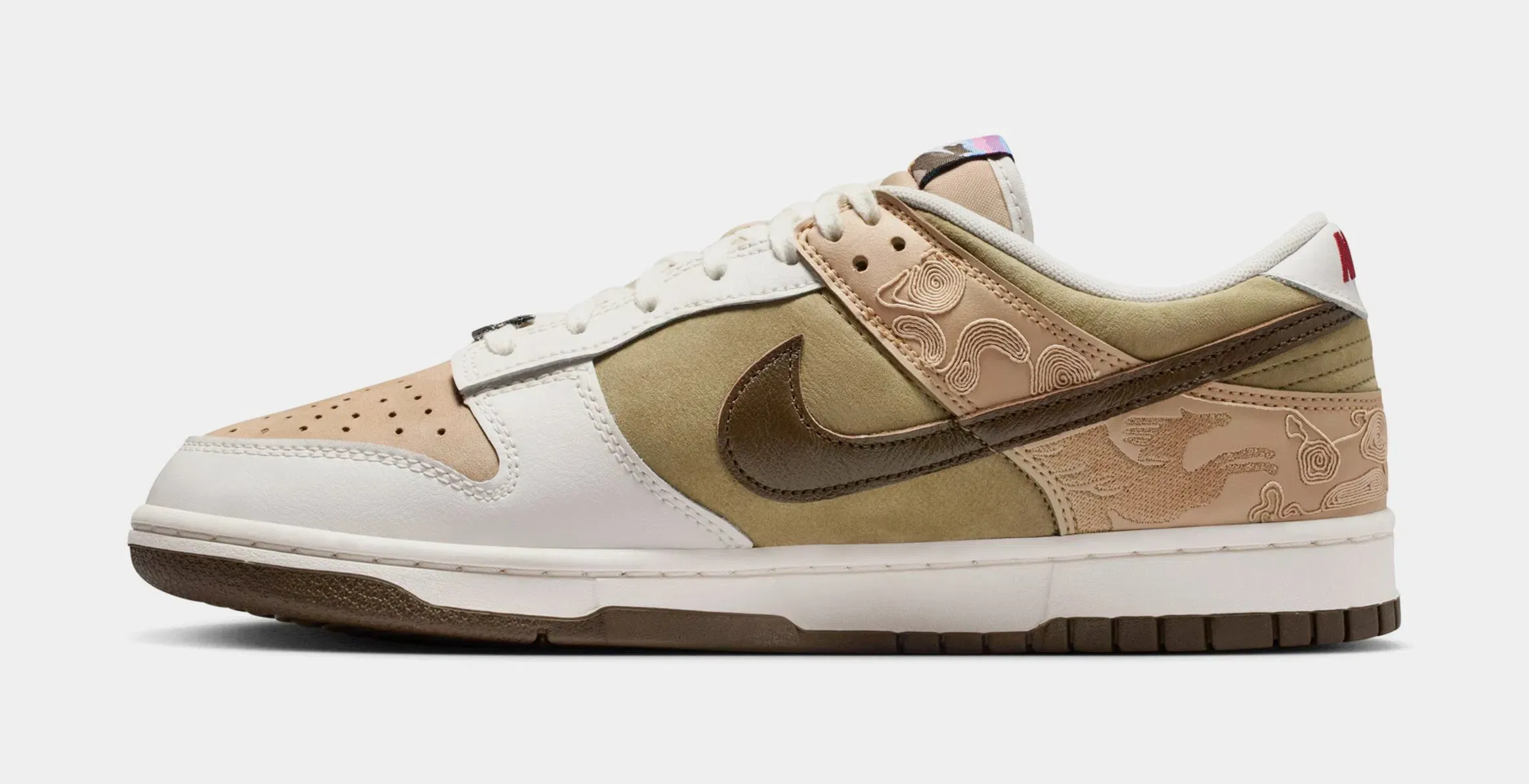 Nike Dunk Low SE Lunar New Year Mens Lifestyle Shoes (Linen/Dark Hazel/Phantom/Neutral Olive)