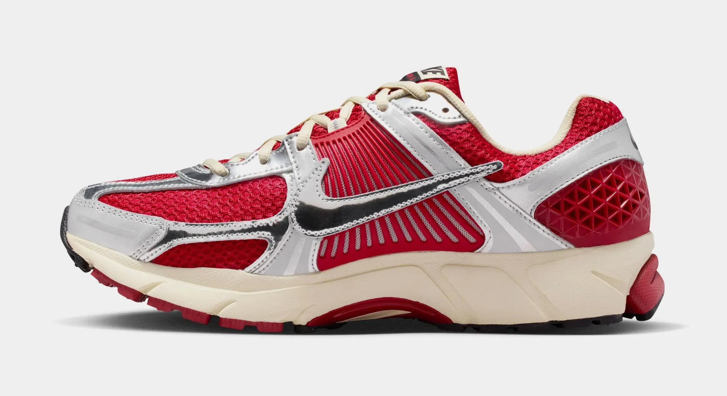 Nike Zoom Vomero 5 Mens Running Shoes (Gym Red/Chrome/Metallic Silver)