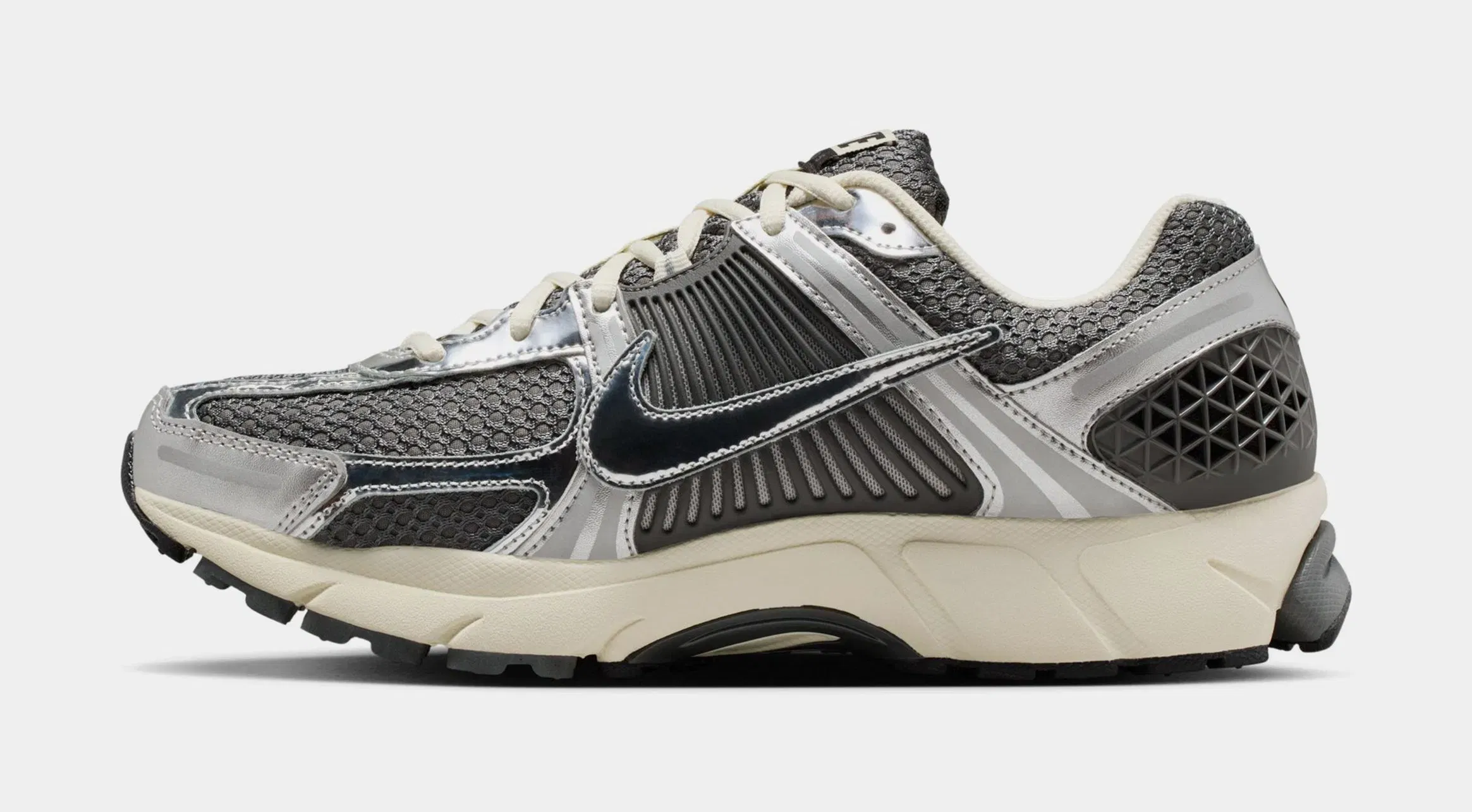 Nike Zoom Vomero 5 Mens Running Shoes (Iron Grey/Chrome/Metallic Silver)