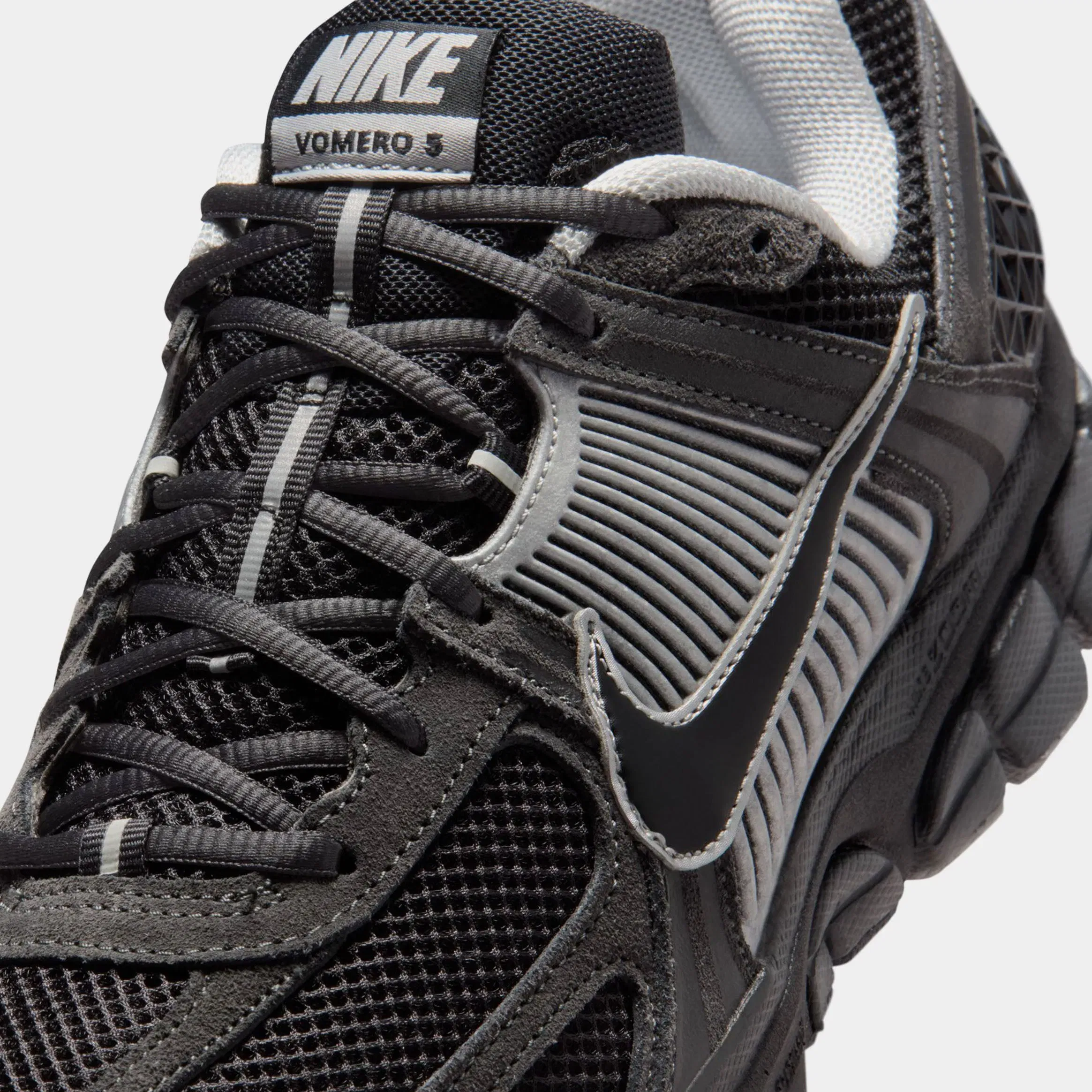 Nike Zoom Vomero 5 Mens Running Shoes (Anthracite/Black/Chrome/Flight Silver)