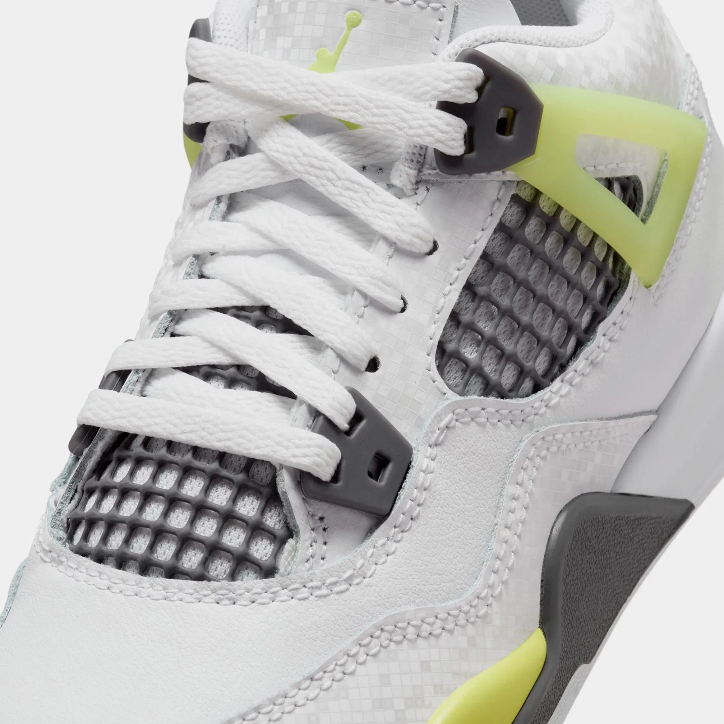 Air Jordan 4 Retro Light Lemon Twist Preschool Lifestyle Shoes (White/Light Lemon Twist/Light Graphite)