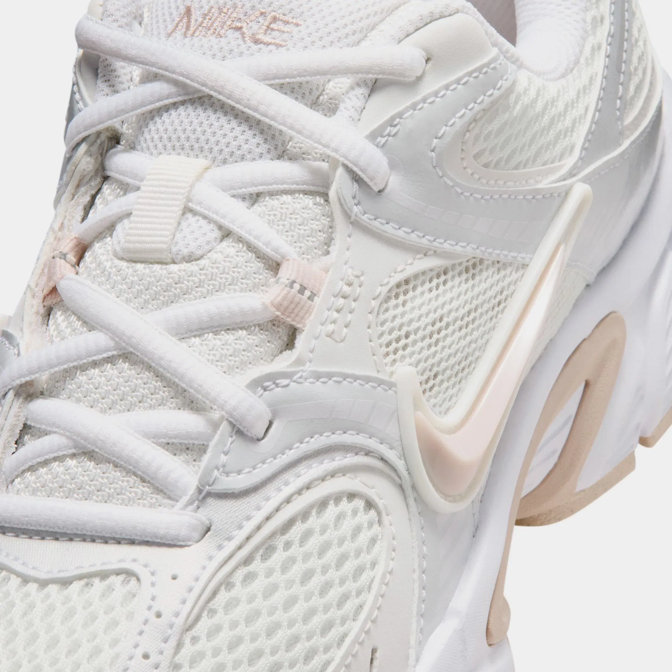 Nike V5 RNR Reflective Accents Womens Running Shoes (Summit White/Silt Red/White/Vast Grey)